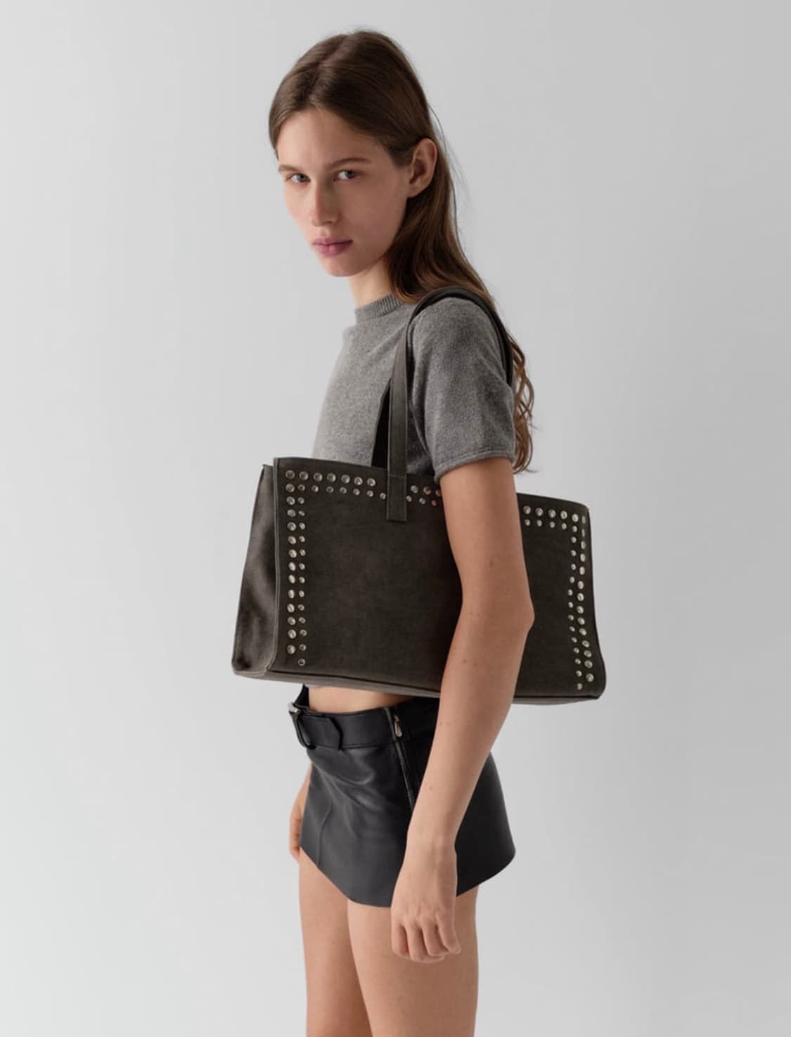 F/ 기마구아스 스터드 미디 쇼퍼백 그레이 상품이미지4