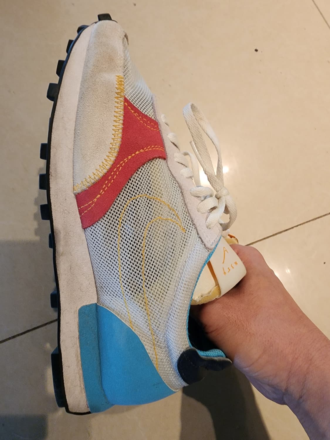 나이키 메쉬 소재 여성 런닝화 팜 245mm 사이즈 여자 운동화 NIKE 상품이미지4