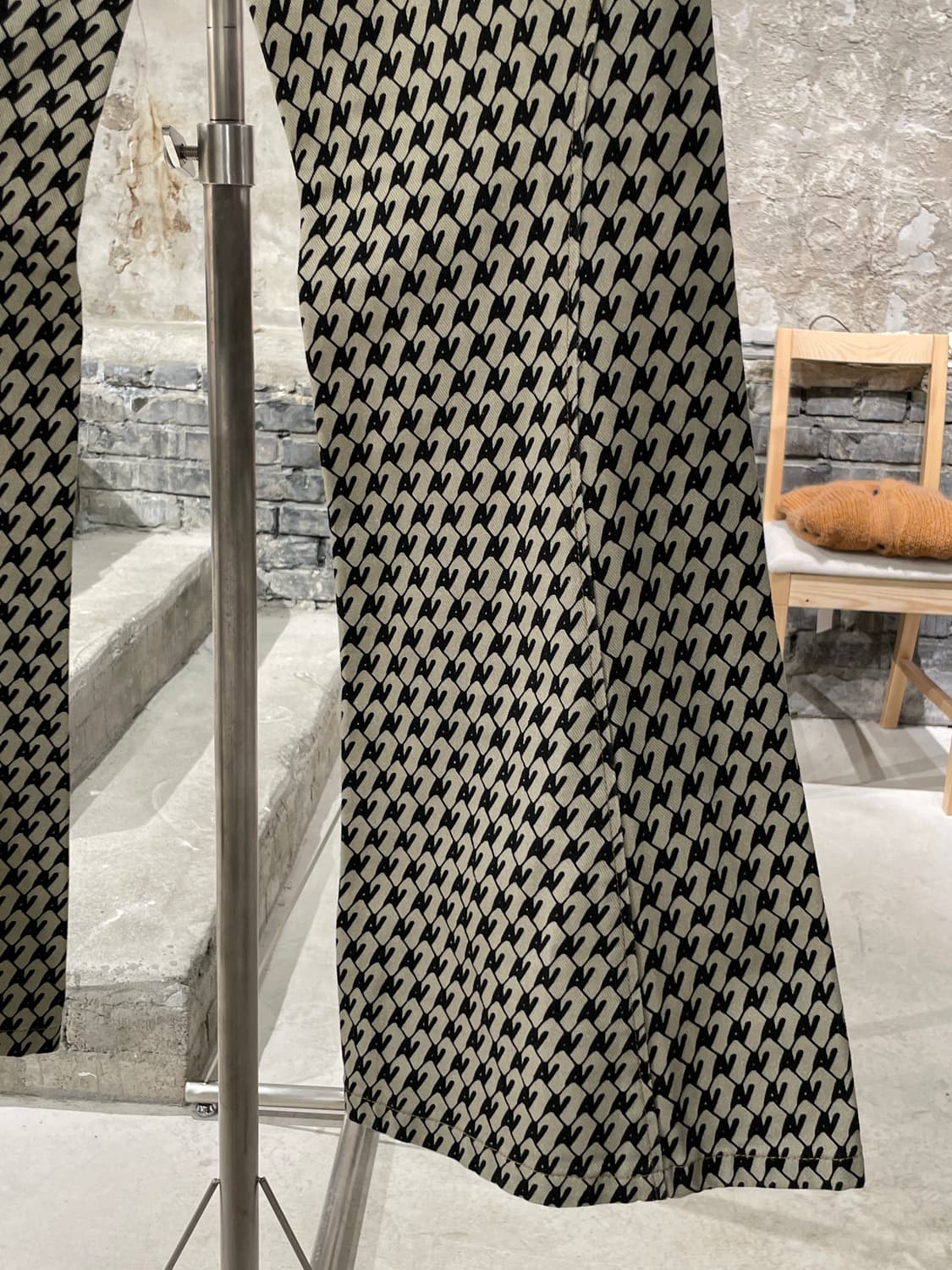 아바바브 av 시그니쳐 플레어 맘 팬츠 상품이미지5