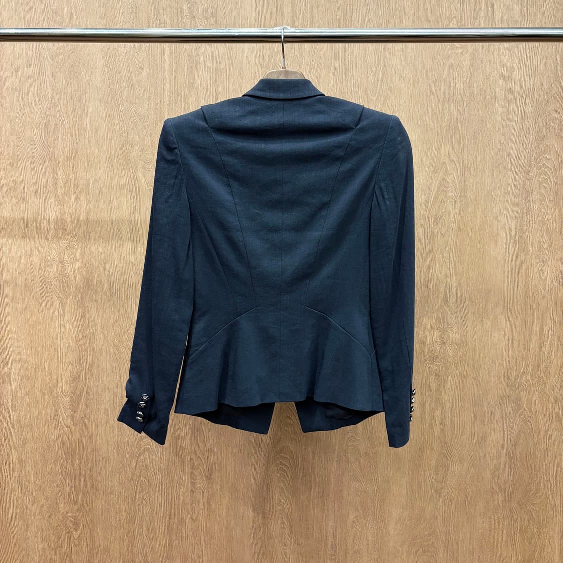 마인 긴팔 자켓 싱글 브레스티드 노치드 라펠 원 버튼 디테일 블랙 상품이미지3