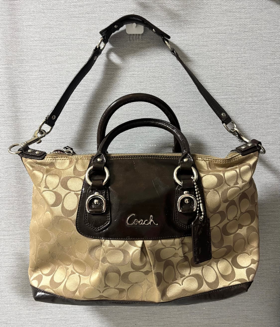 코치 애슐리 시그니처 사첼백 (Y2K Coach Satchel) 상품이미지1