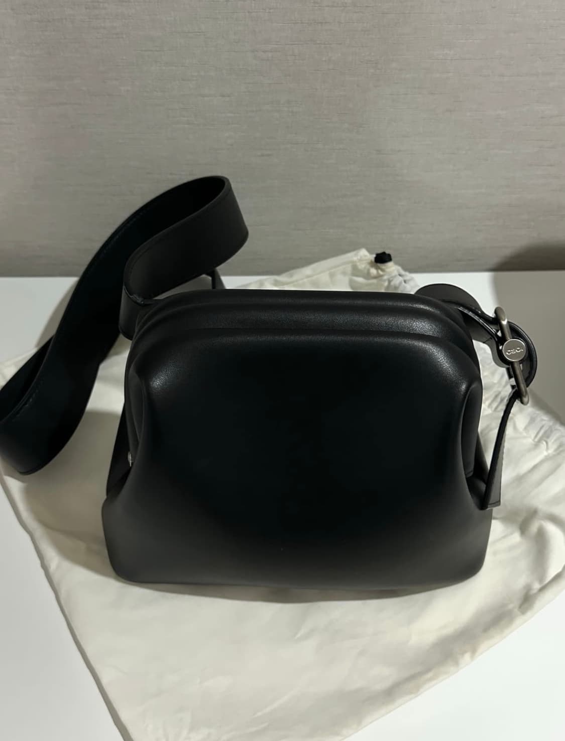 오소이 미니 브로트백 블랙 상품이미지2