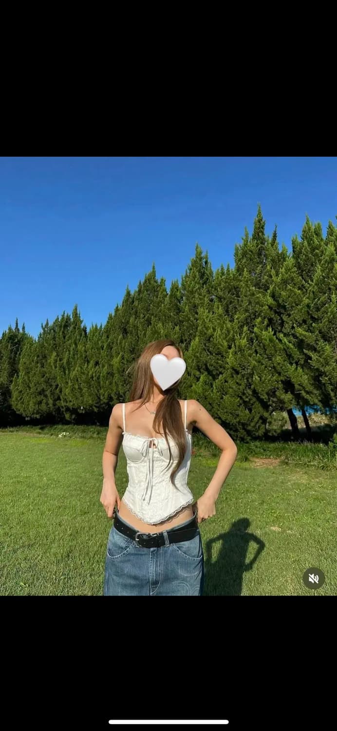 [택달린 새상품] 글로니 BLOOMING CORSET TOP WHITE 상품이미지2