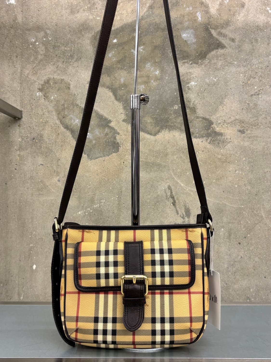 Burberry 버버리 노바체크 버클 크로스백 상품이미지1