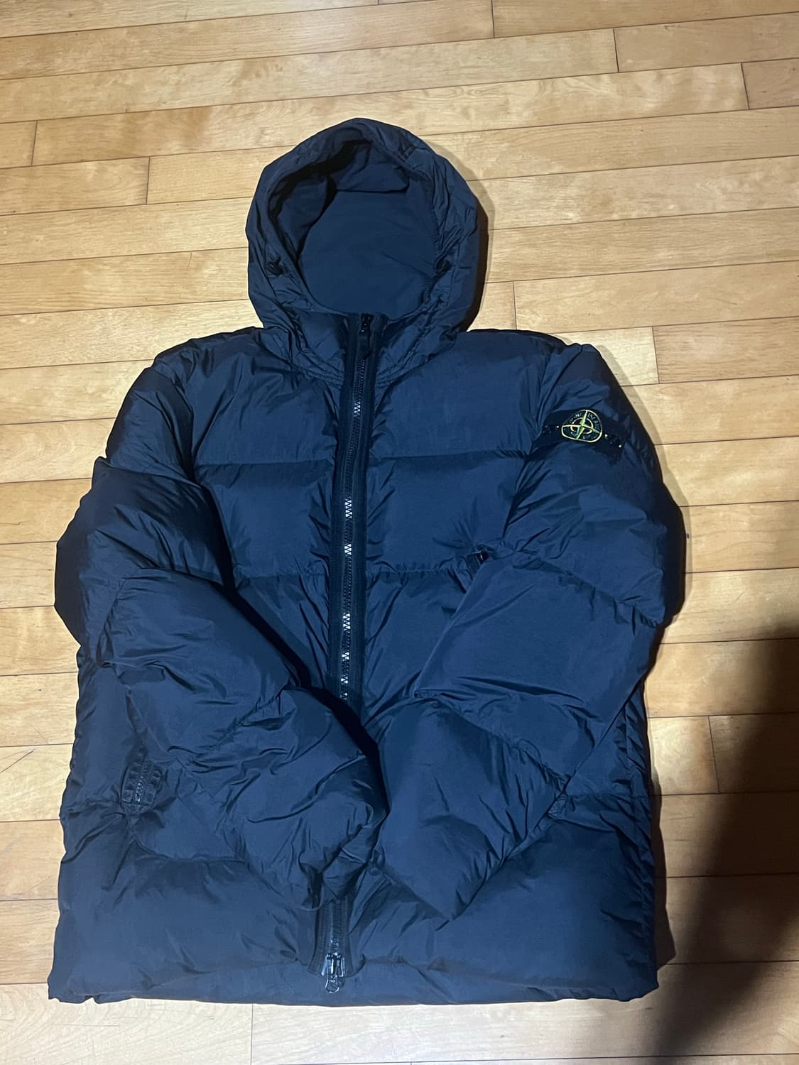 21fw 스톤아일랜드 크링클랩스 후드 패딩 L 블랙 판매 상품이미지1