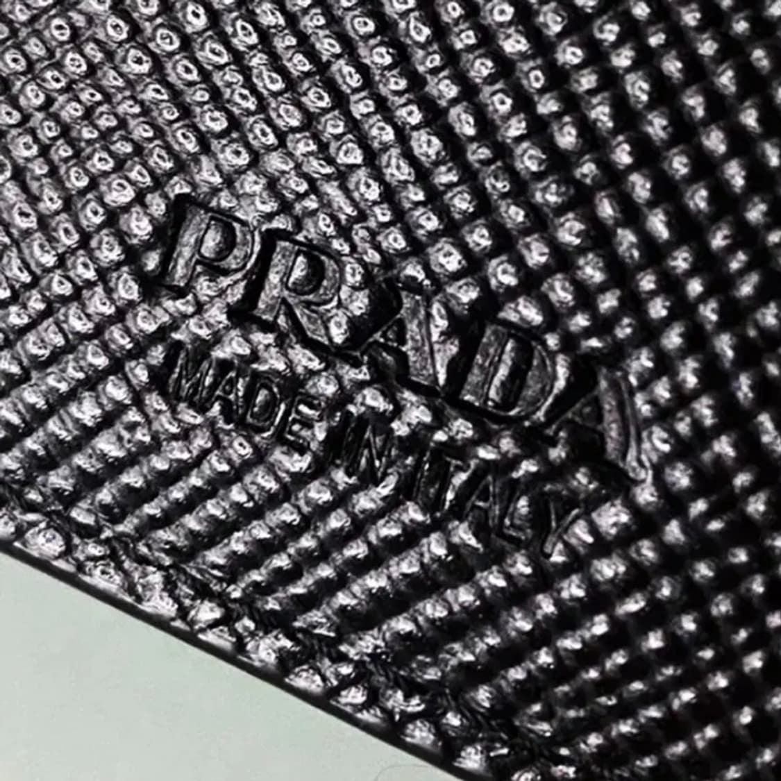 [정품] PRADA 프라다 로고 메탈플레이트  사피아노 반지갑 상품이미지7