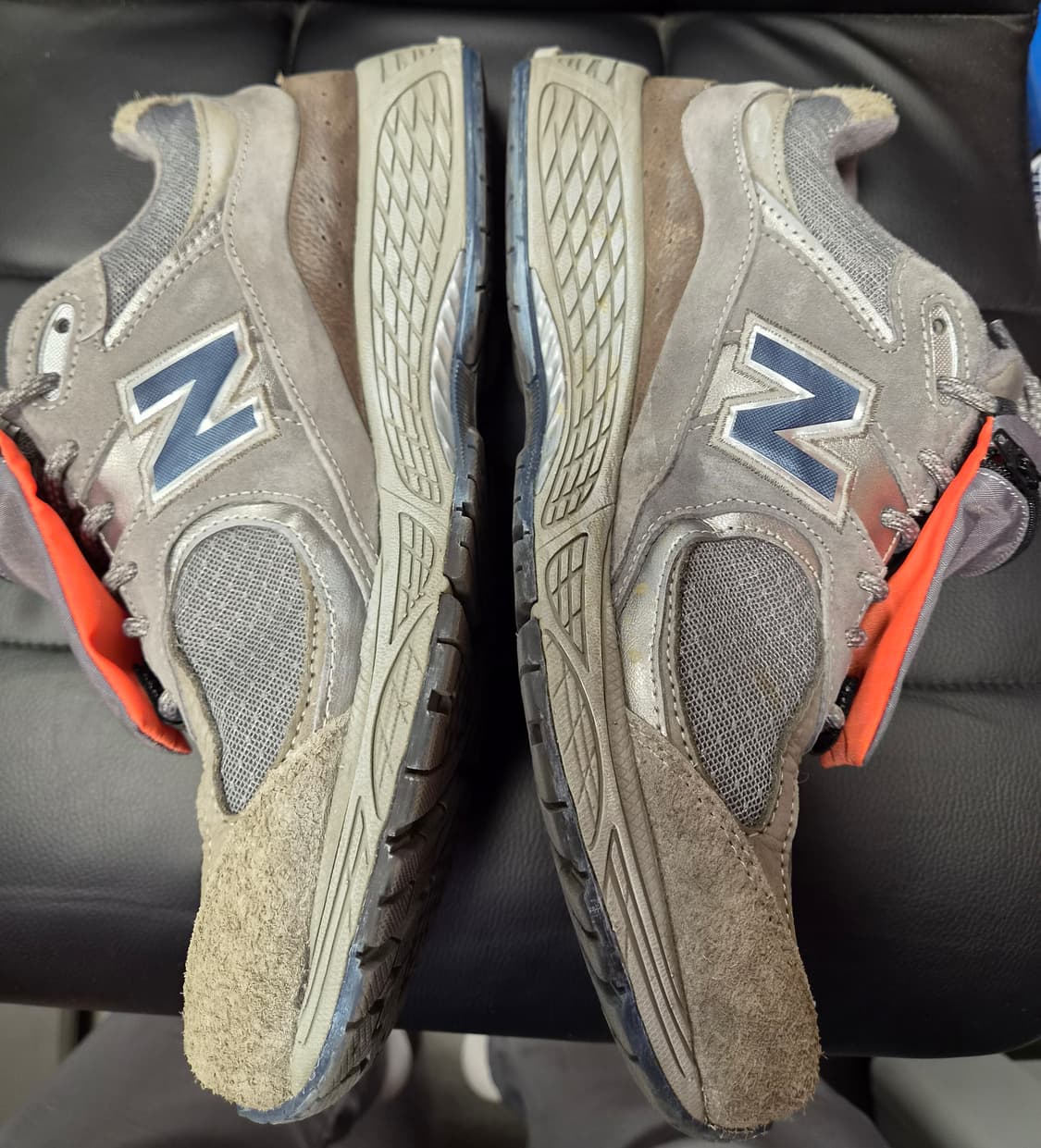 뉴발란스 2002R 프리미엄 빈티지 그레이 상품이미지5