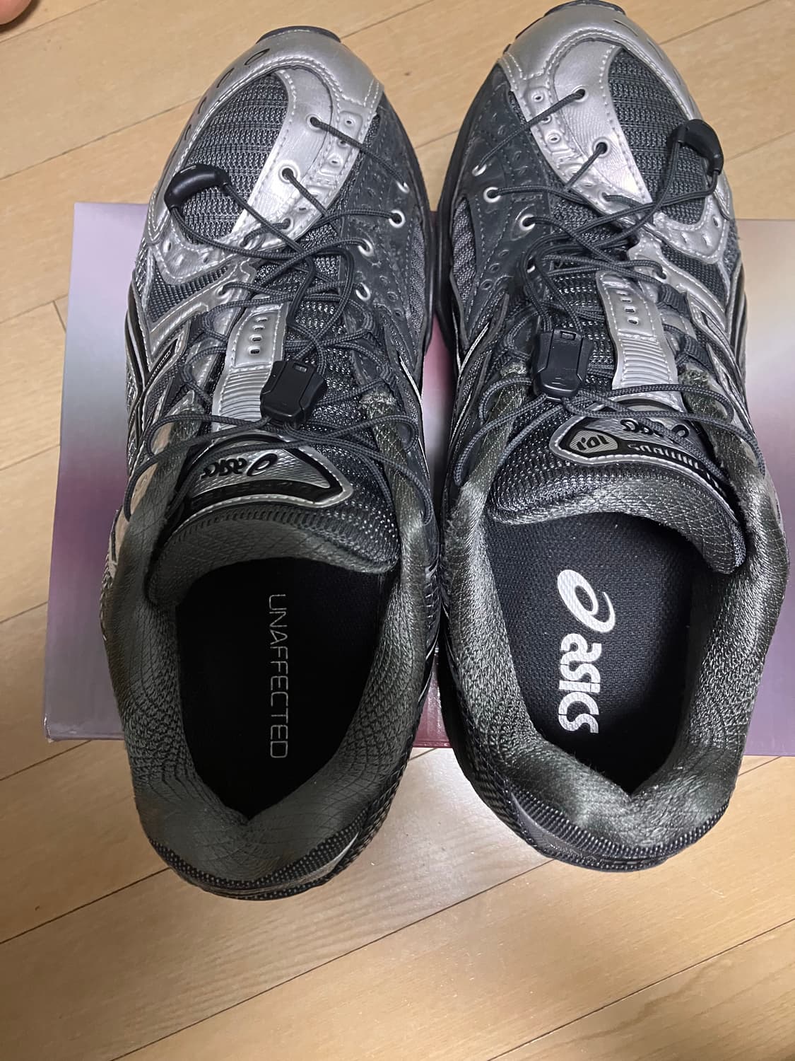 아식스 X 언어펙티드 젤-님버스 10.1 - 실버:블랙 270 상품이미지6