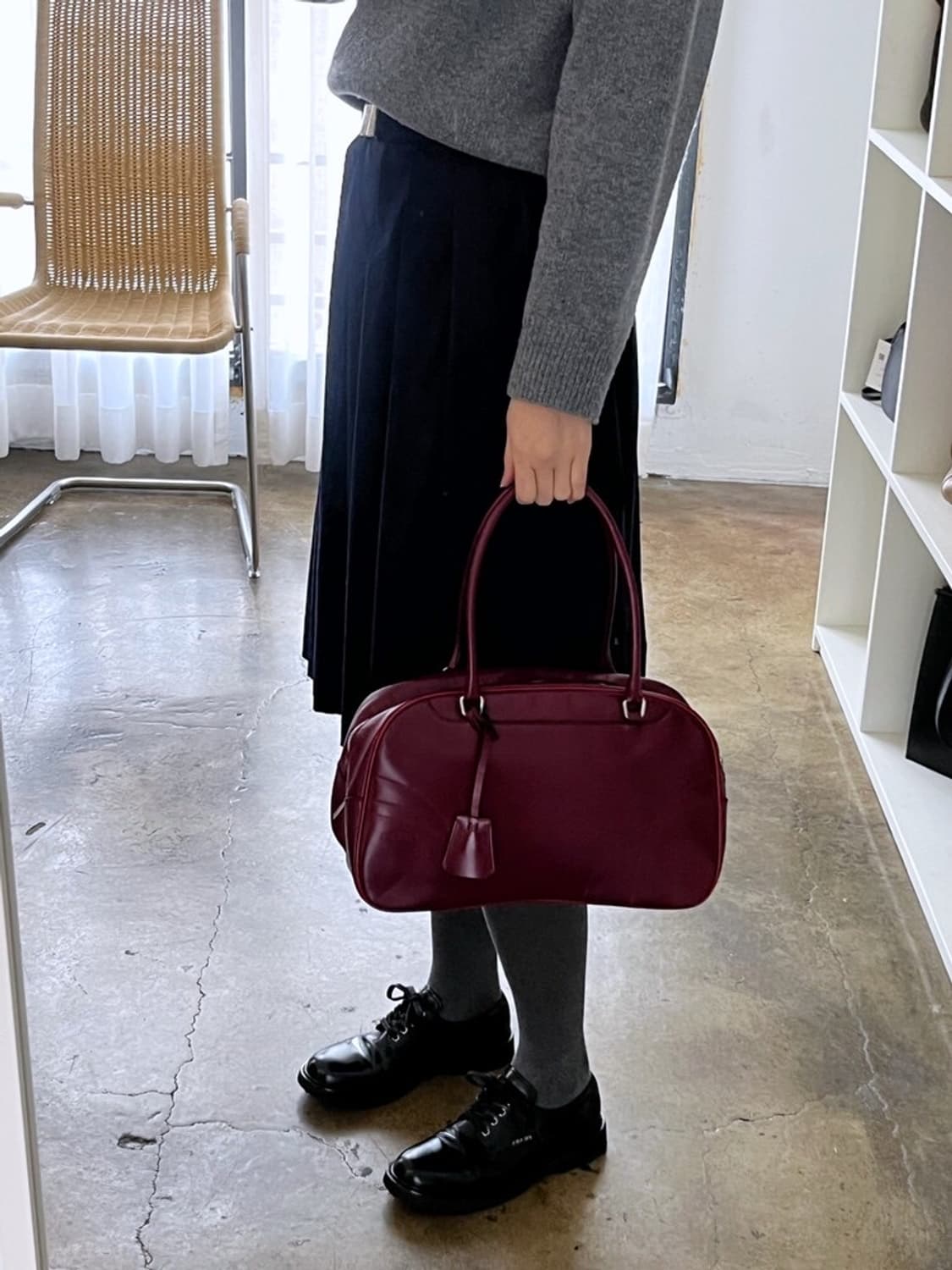 프라다 빈티지 레더 볼링 숄더백 버건디 상품이미지2