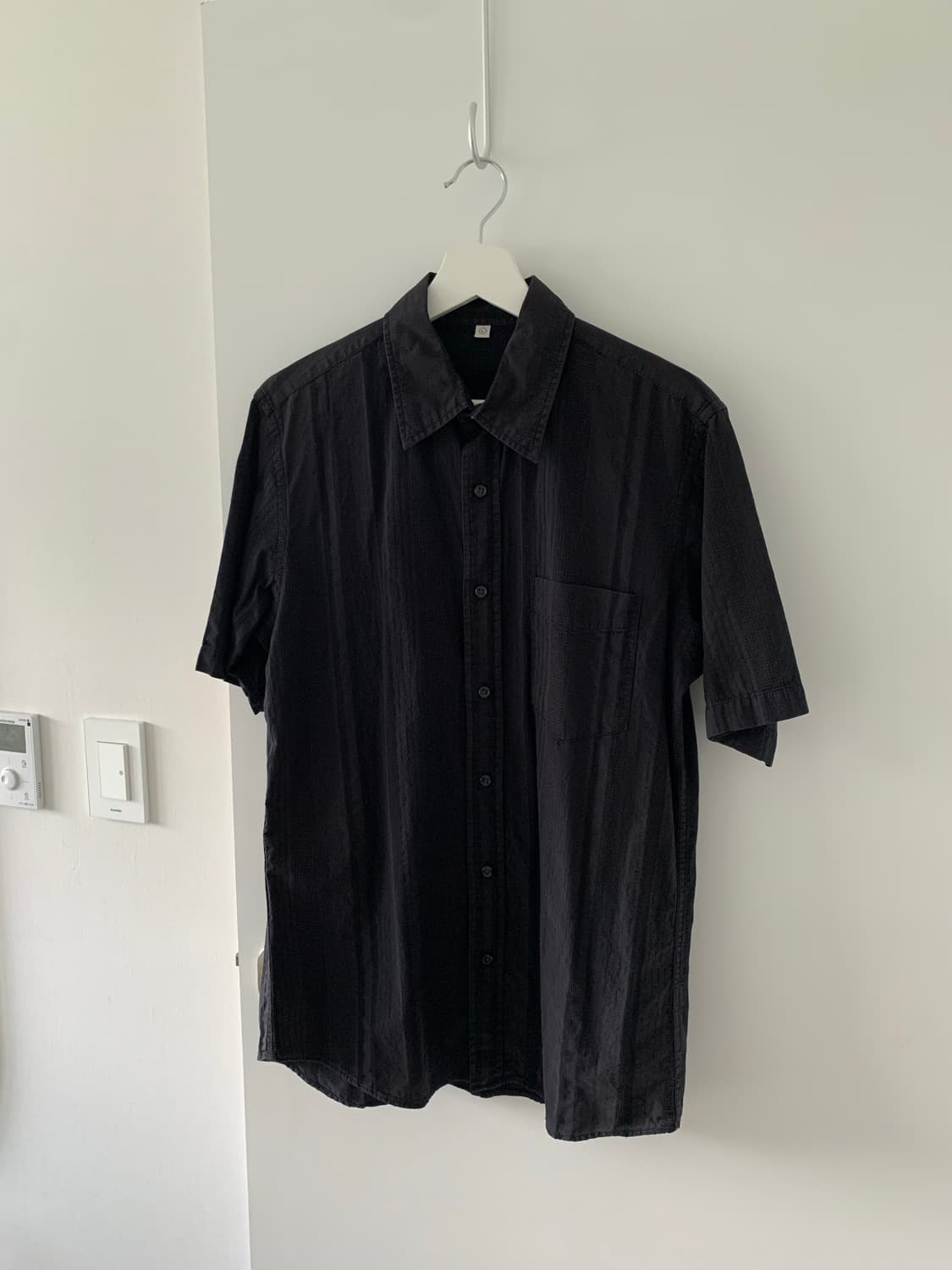 UNIQLO 블랙 패턴 반팔 셔츠 상품이미지1