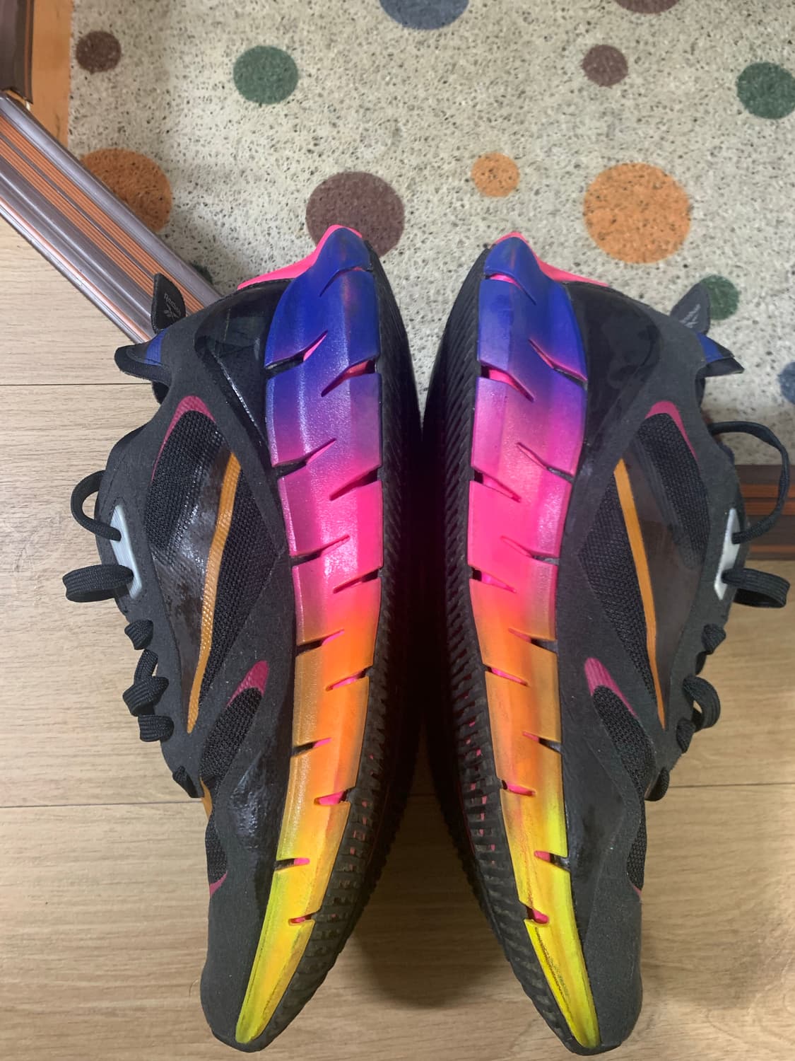 리복 직 키네티카 호라이즌 블랙 275판매 합니다 상품이미지3