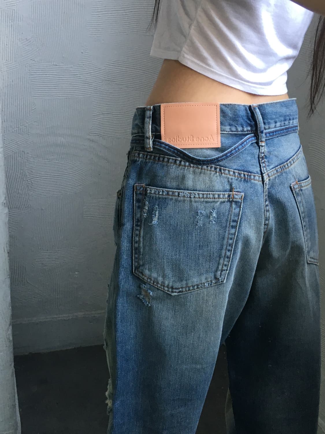 Acne Studio 아크네스튜디오 디스트레스드 데님 팬츠  상품이미지3