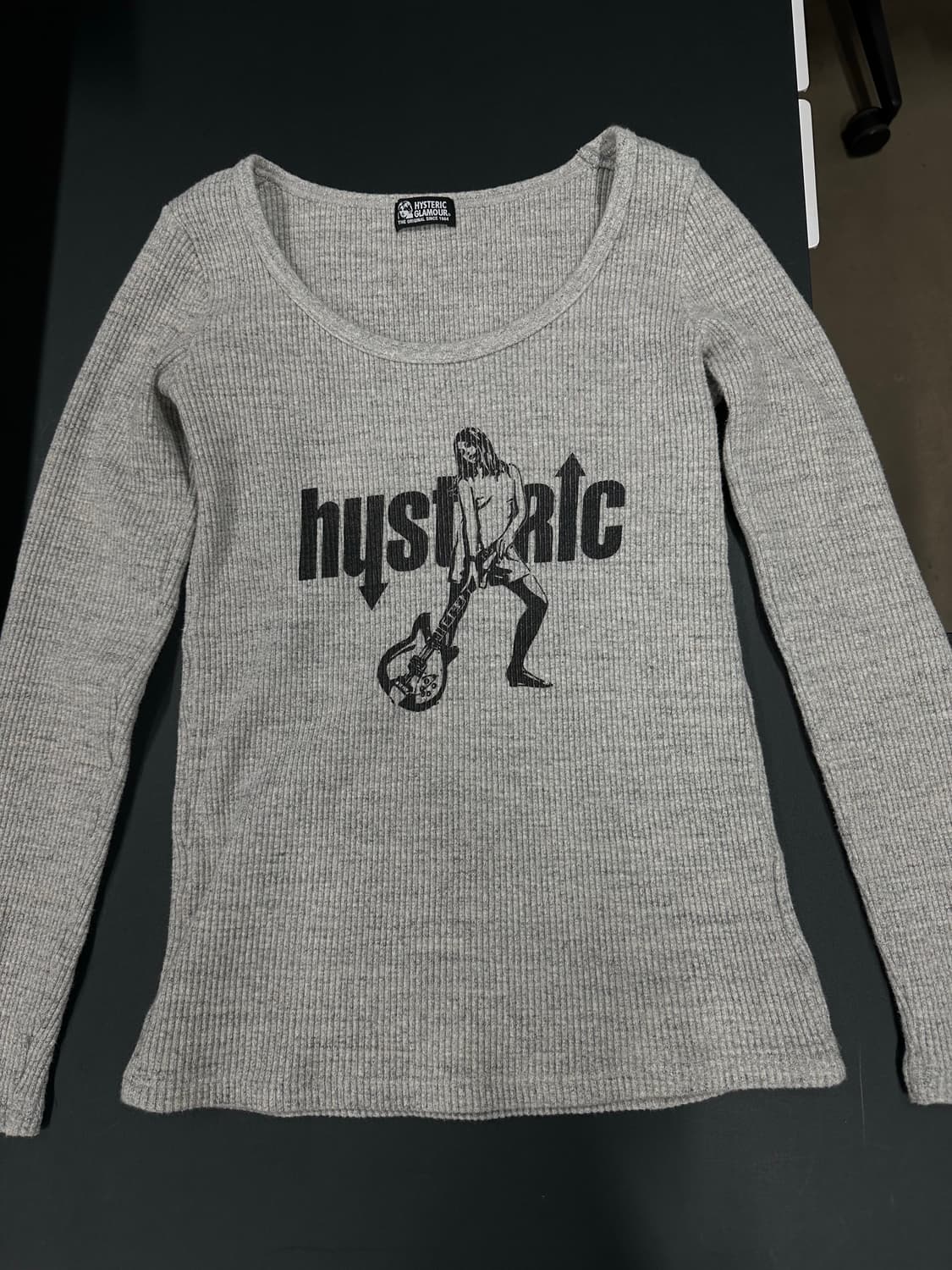 히스테릭글래머 히스기타걸 프린팅 U넥 긴팔 슬리브 그레이 상품이미지4