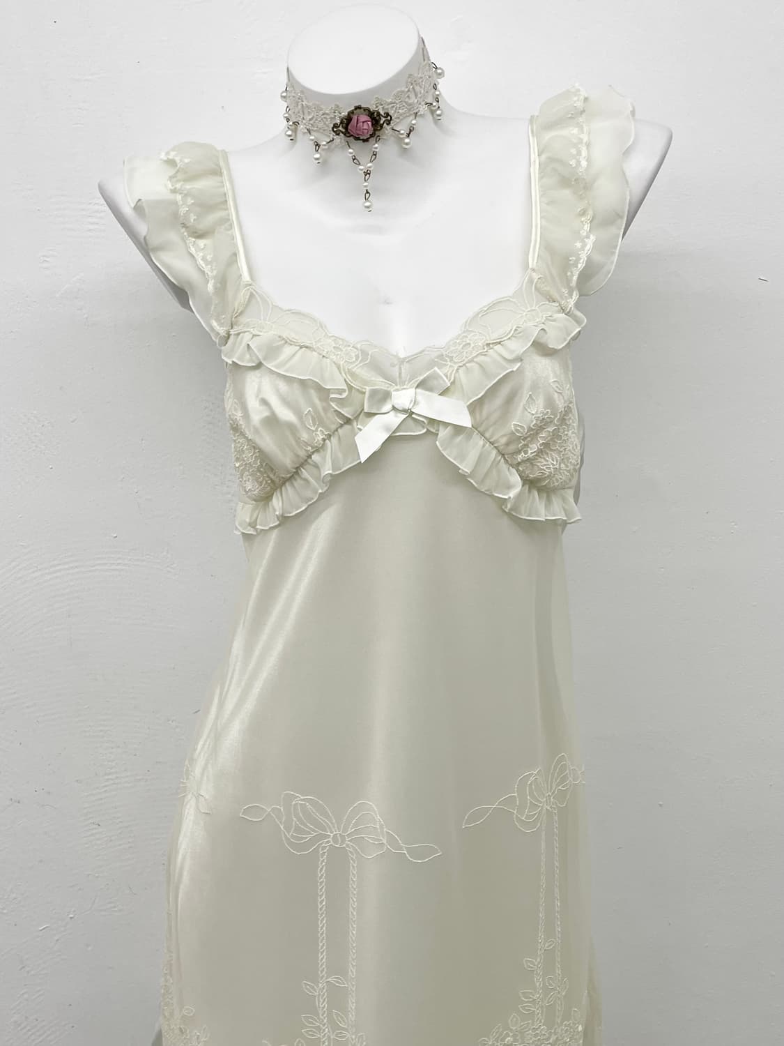 아이보리 자수 프릴 슬립 상품이미지2