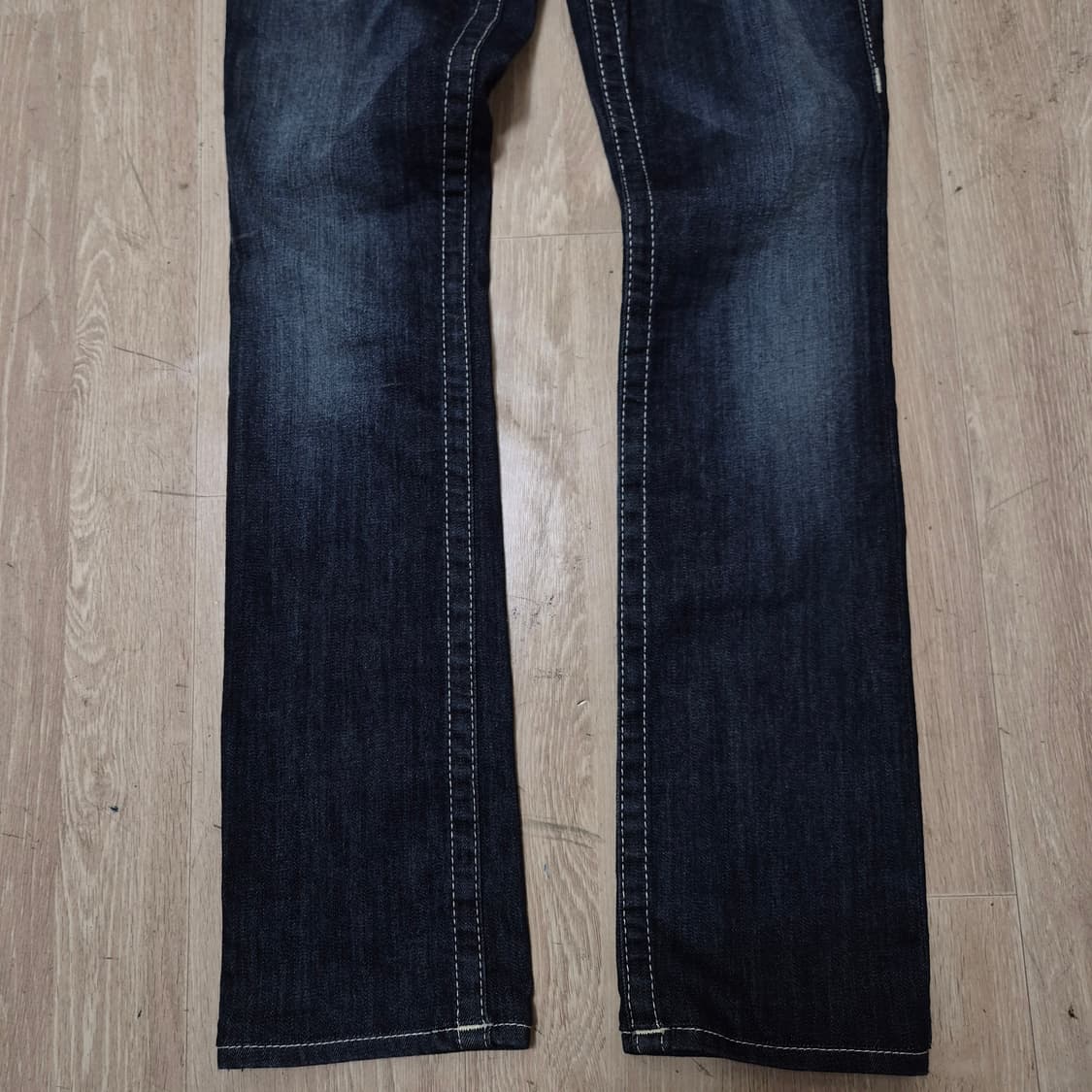 트루릴리전 여성 유스티치 워싱 부츠컷 데님진 청바지 상품이미지3