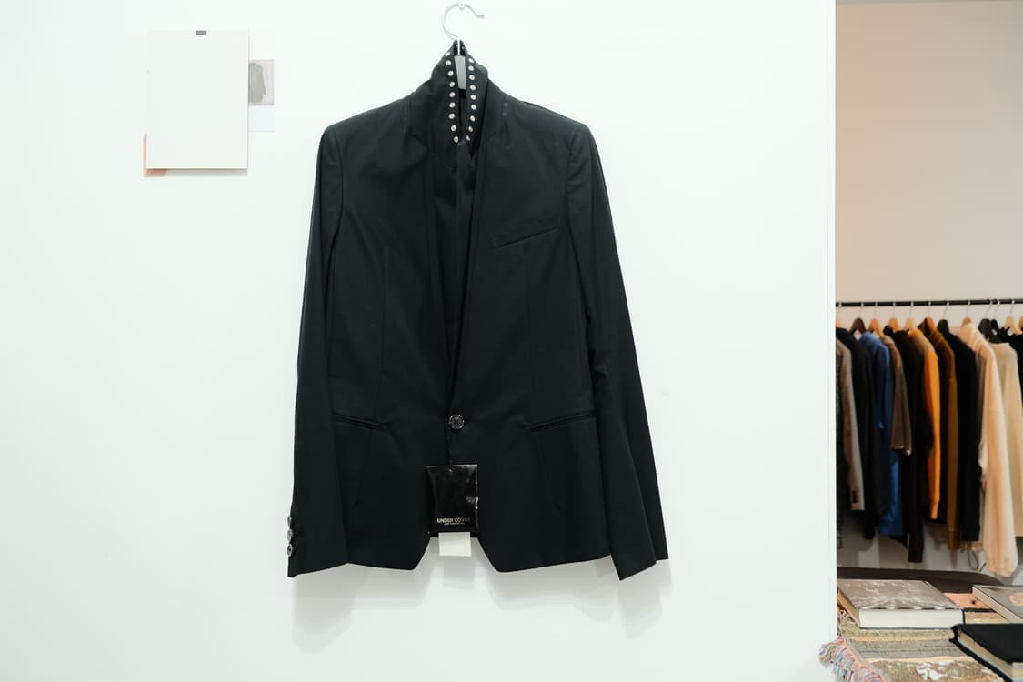 06 SS Undercover "T" studded blazer 상품이미지2