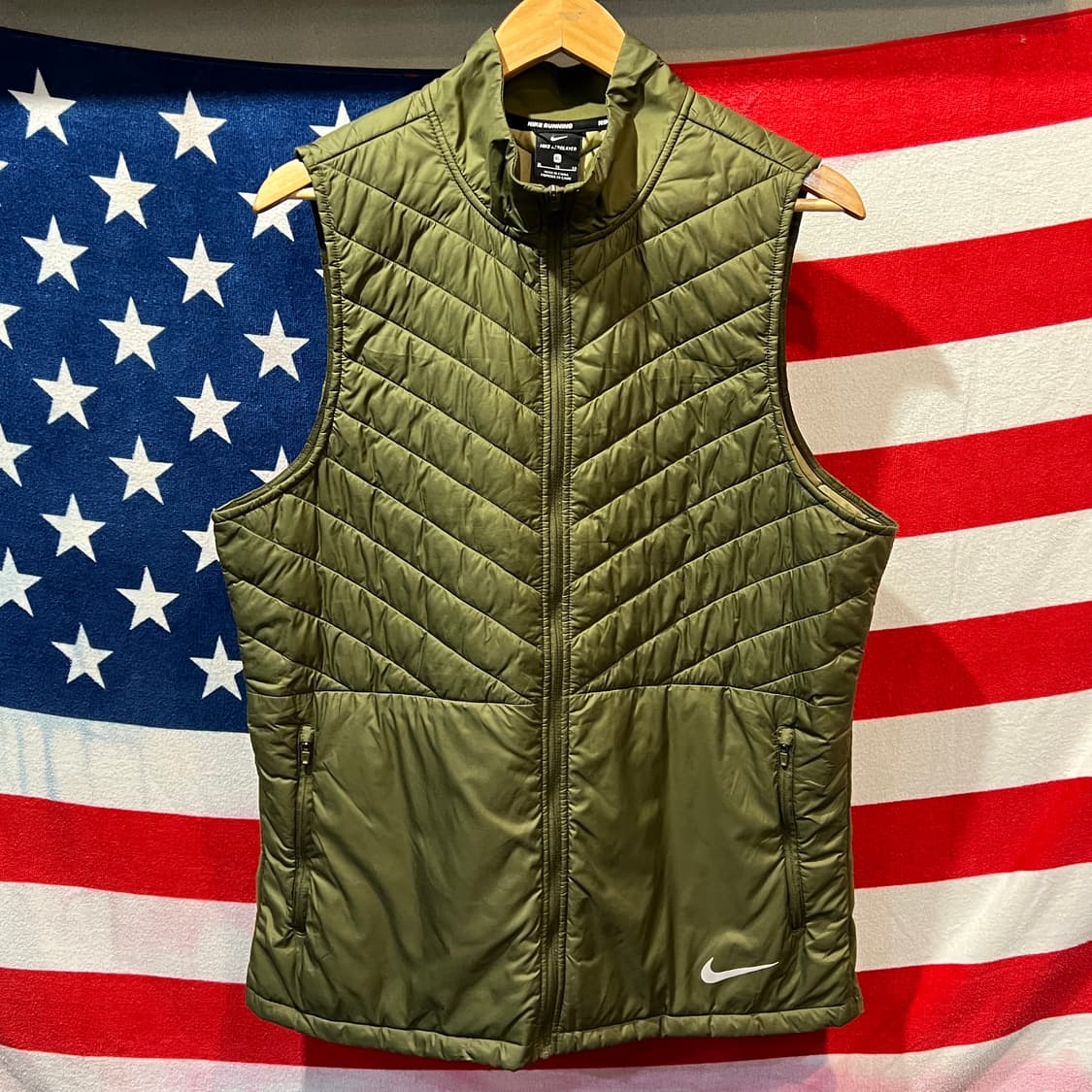 나이키 에어로로프트 베스트 상품이미지1