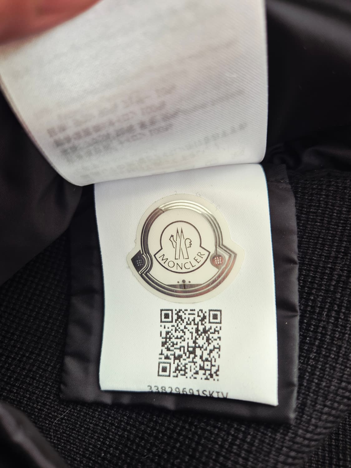 몽클레어 니트패딩 21fw 사이즈m(상태S급) 상품이미지7