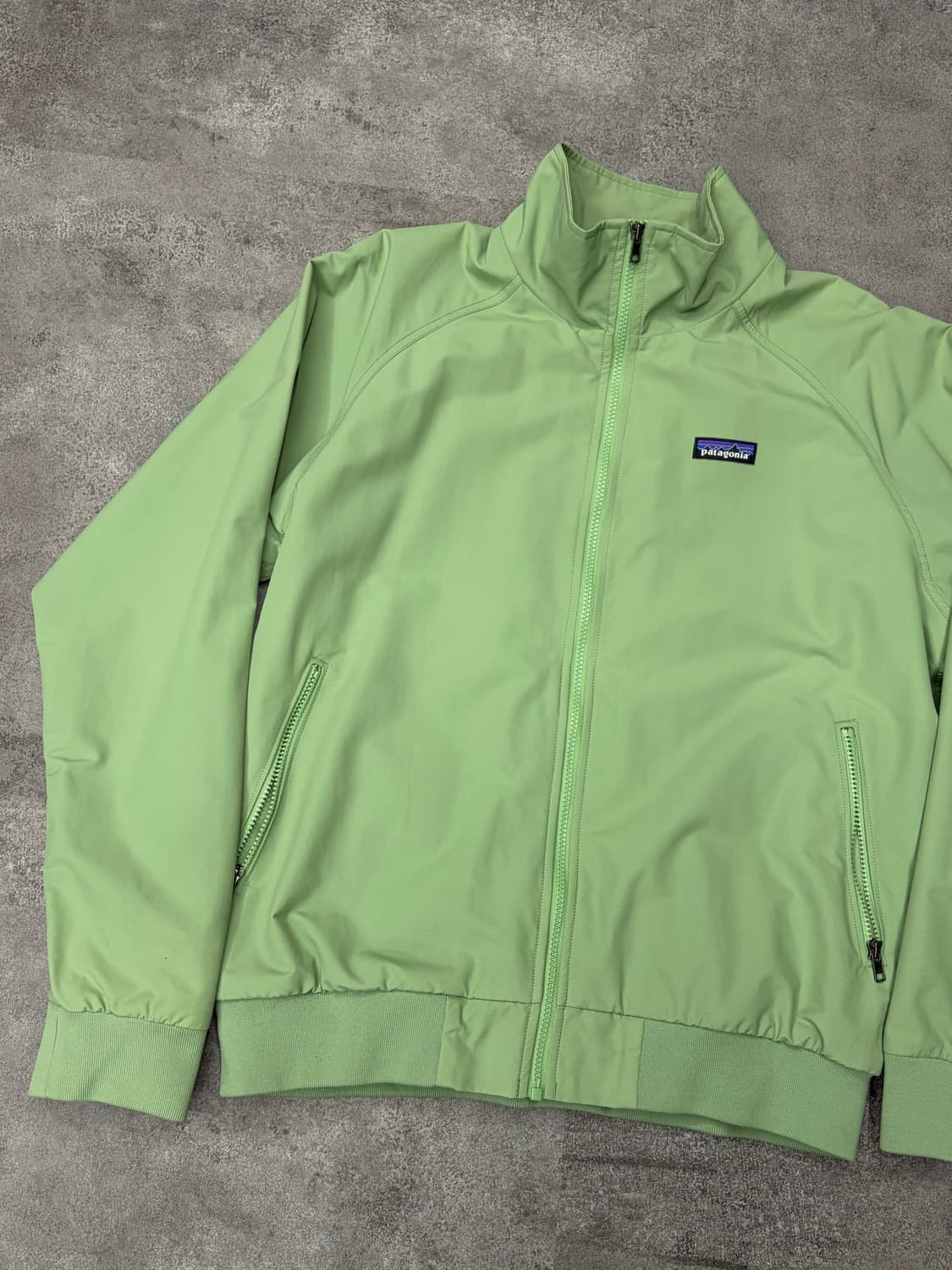파타고니아 라이트 그린 바람막이 자켓 상품이미지2