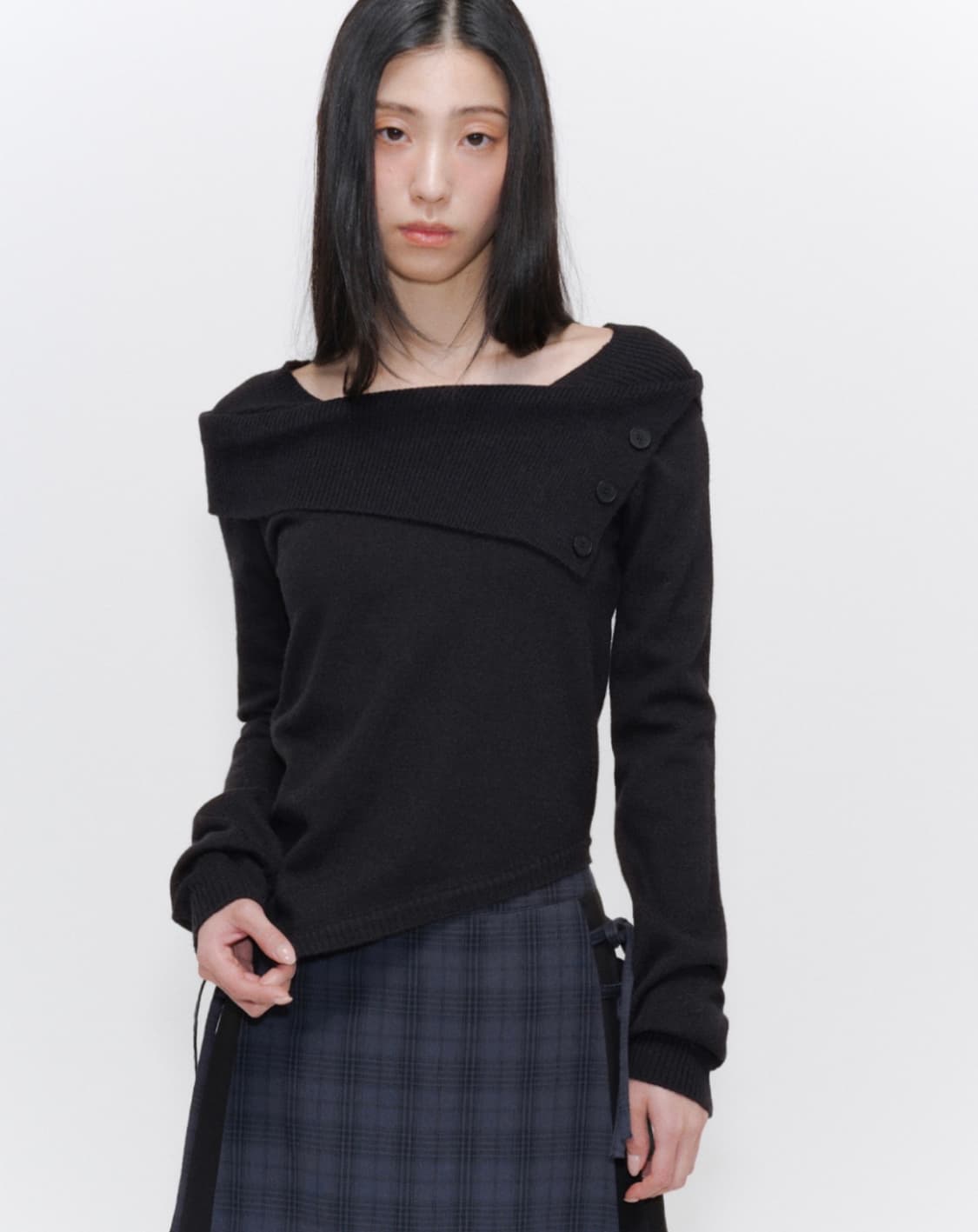 Oblique line button knit BLACK 상품이미지2