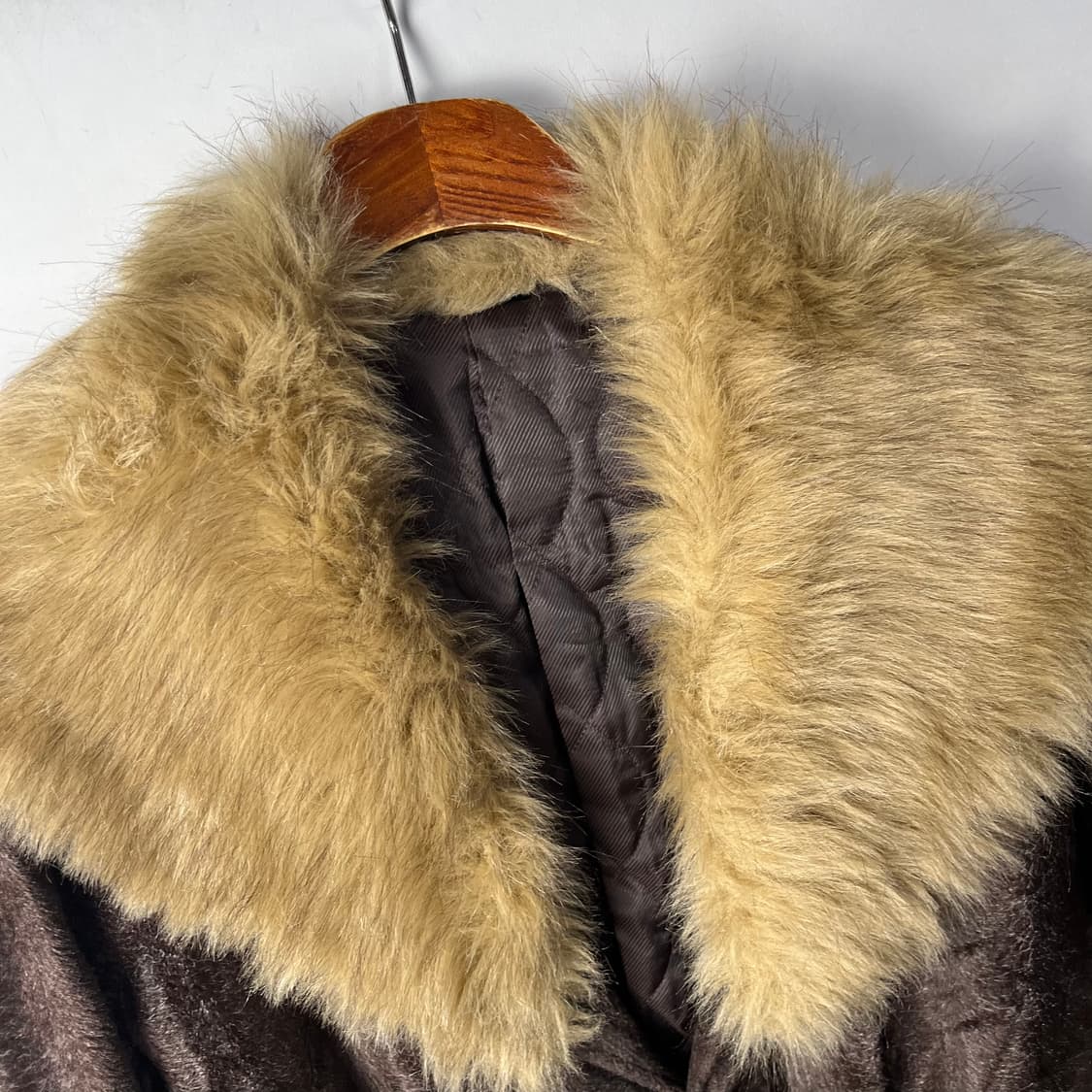 [Tornado Mart] 토네이도마트 브라운 퍼 코트 상품이미지3