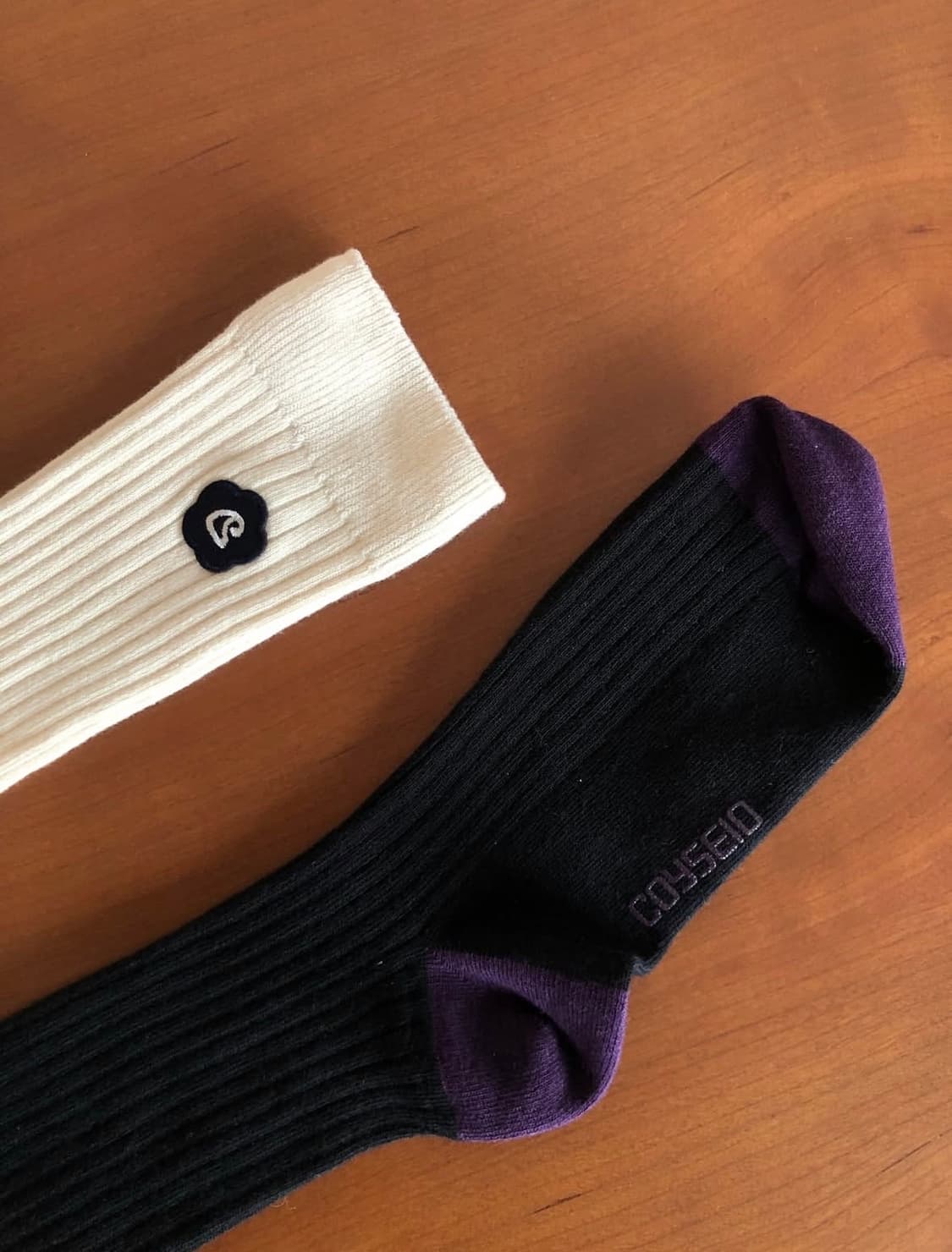 코이세이오 COYSEIO 플라워 로고 니삭스 블랙 상품이미지2