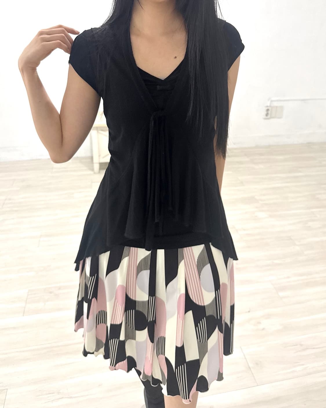Black Asymmetrical Sleeveless Cardigan 상품이미지5