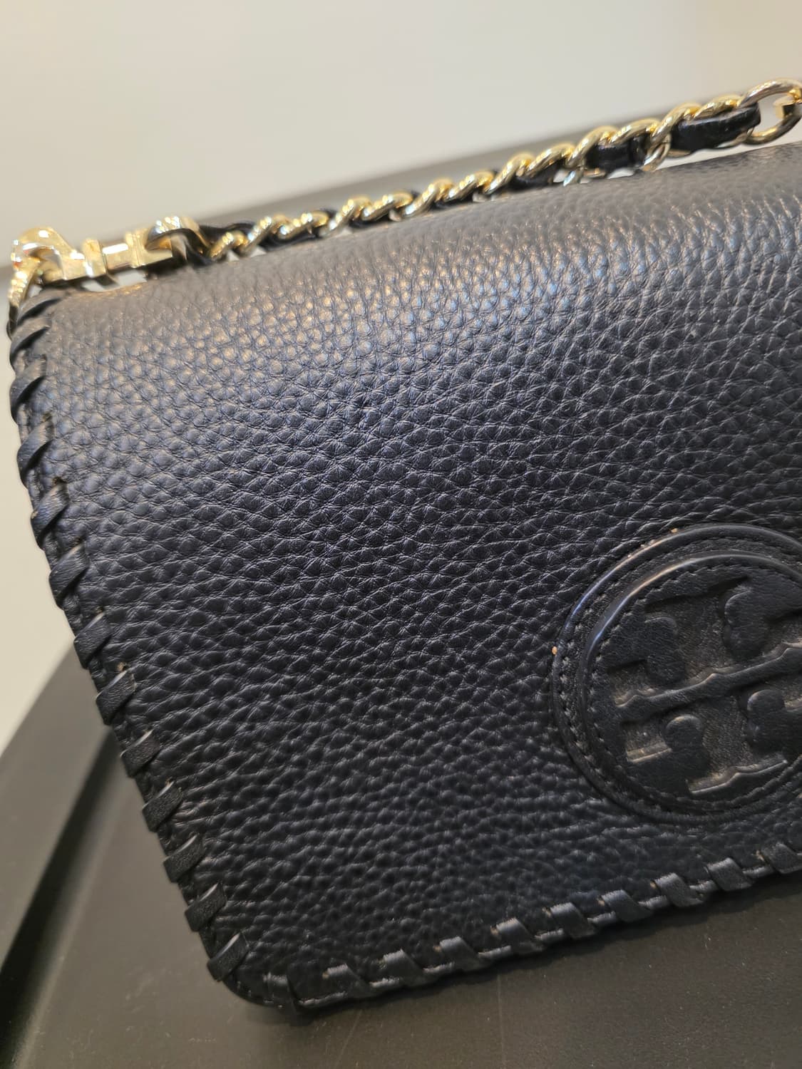 토리버치 마리오 콤보 크로스바디 백 블랙 그레인가죽 상품이미지2