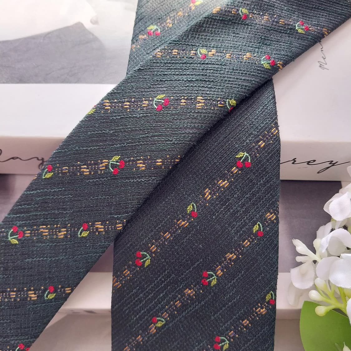 커스텀멜로우 실크 혼방 체리 패턴 넥타이 7.4cm A+등급 K2209
 상품이미지3