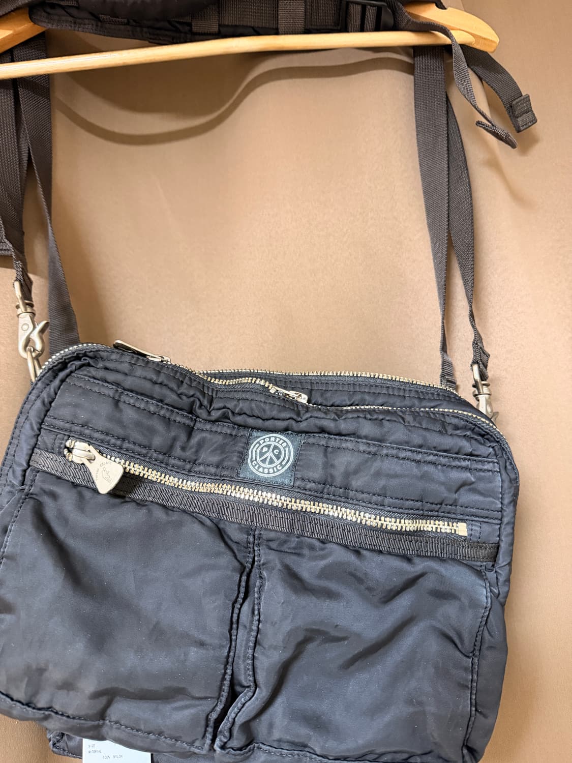 포터클래식 숄더백M 블랙 상품이미지1