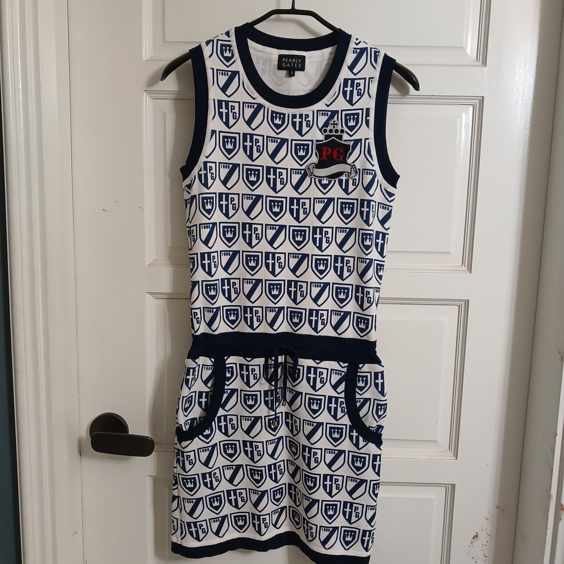 파리게이츠 패턴 민소매 원피스 상품이미지1