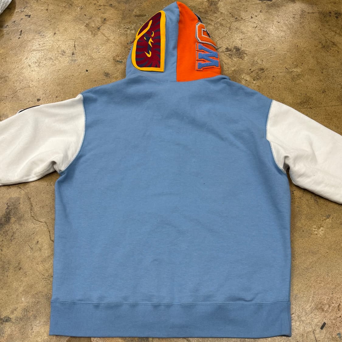 베이프 샤크 블루 오렌지 하프 배색 화이트 패치 디테일 풀 집 후드집업 상품이미지4