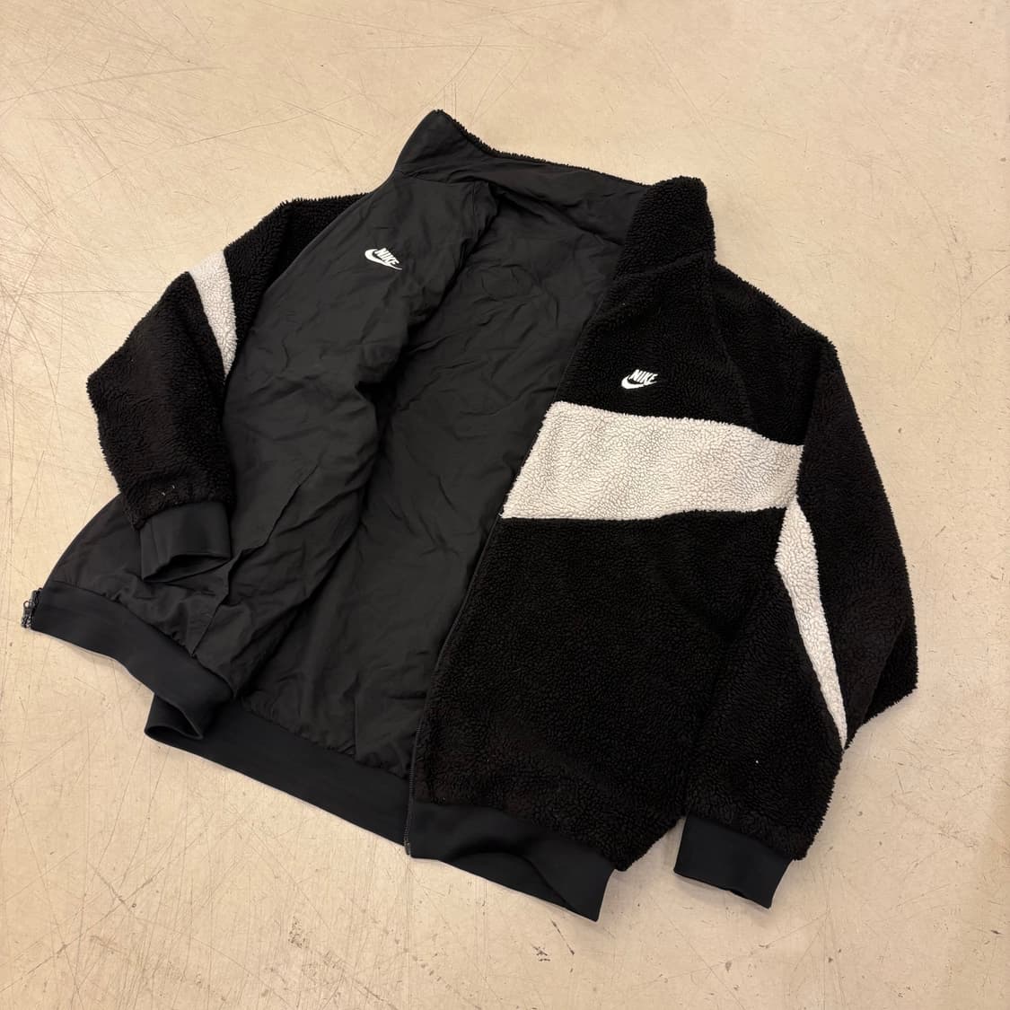 나이키 빅스우시 리버시블 플리스 자켓 상품이미지1