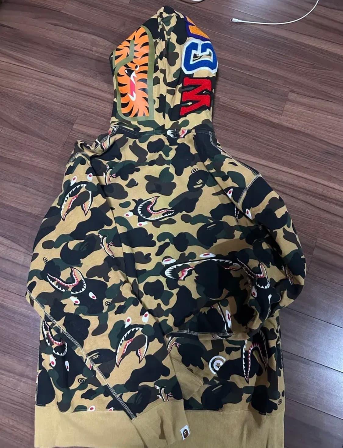 베이프 샤크후드집업 황계 L 상품이미지2