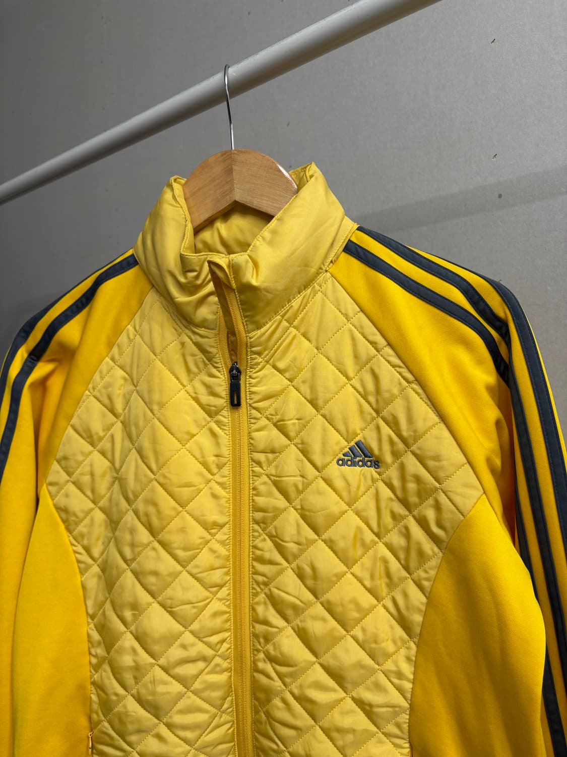 아디다스 00s 바나나🍌퀼팅 져지 상품이미지2