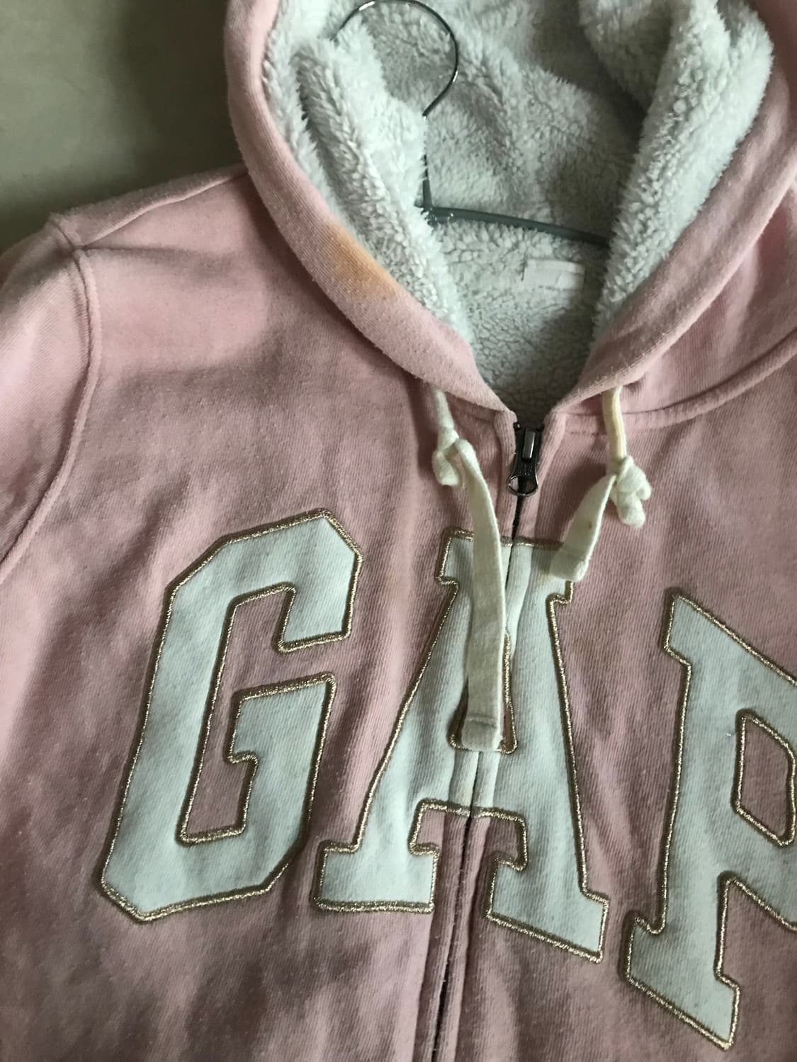 갭 연핑크 퍼후드집업 상품이미지8