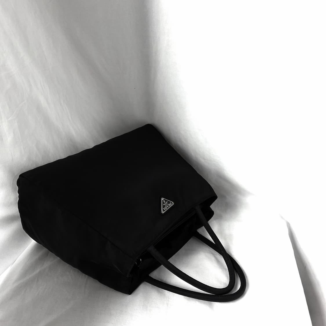 [정품 PRADA] 프라다 포코노 나일론 여성 토트백 상품이미지3