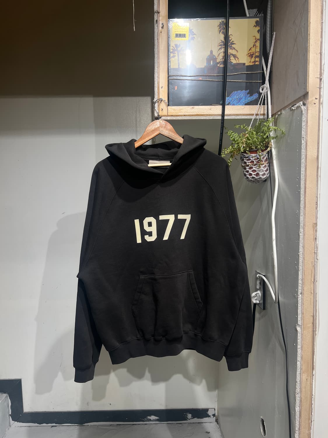 Fear of god Essentials 에센셜 1977 후드 티셔츠 상품이미지3