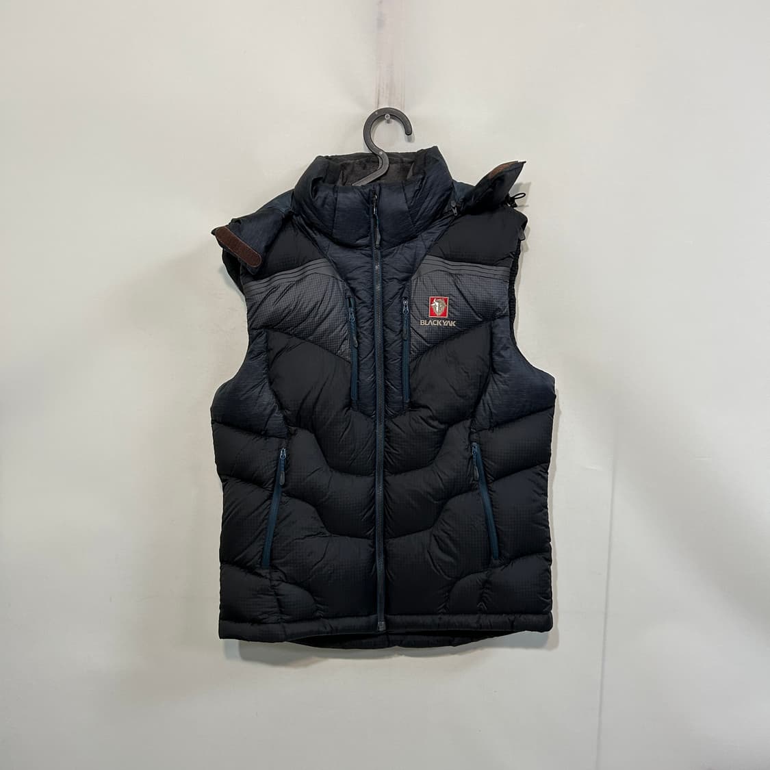 블랙야크 남성 거위털 패딩조끼 100 상품이미지1