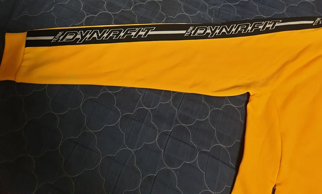 (단종매물) 다이나핏 딱붙핏 사이드 암 밴드 로고 후드집업 져지 (S) 상품이미지3