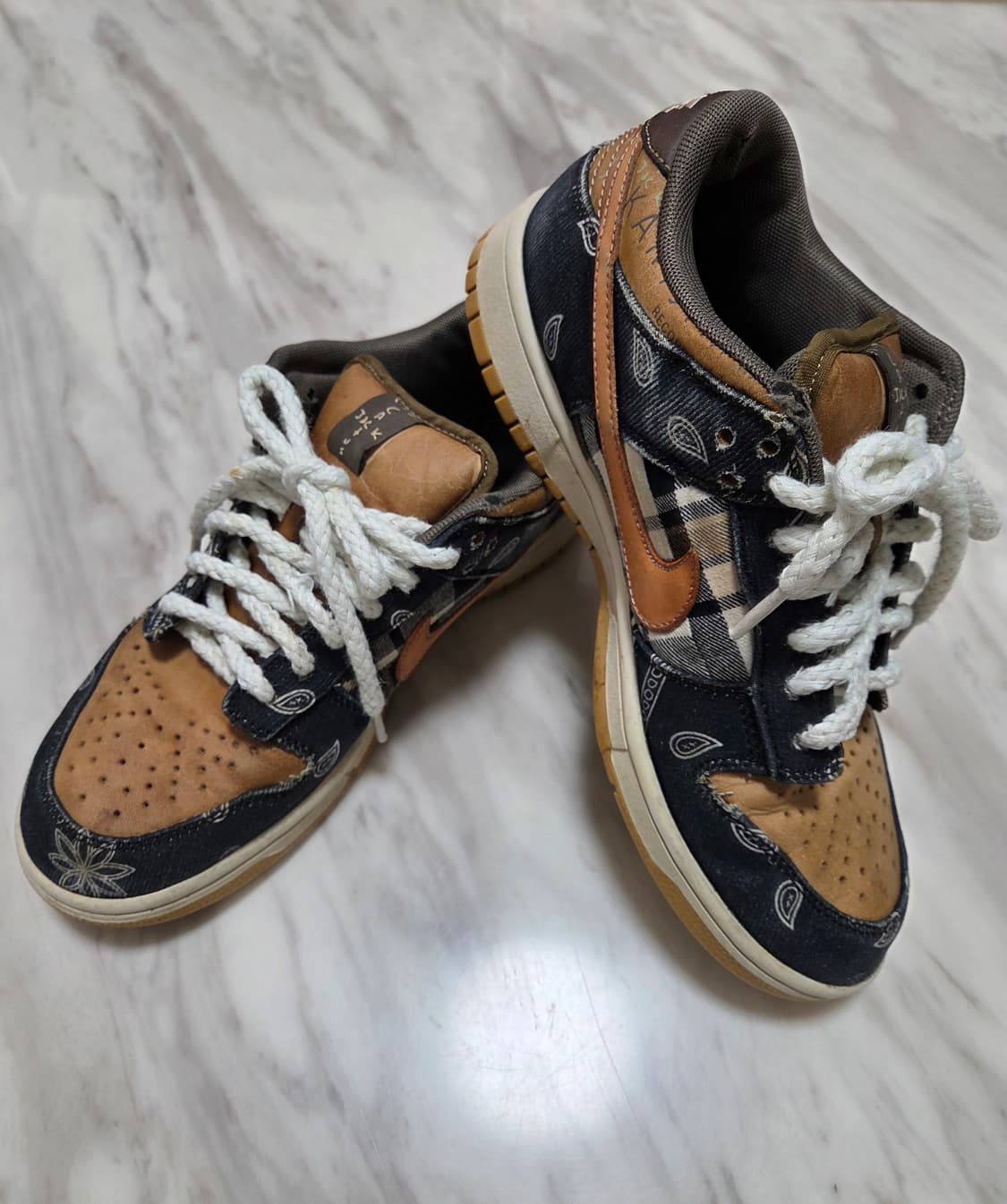 나이키 트래비스 스캇 SB 덩크 로우 상품이미지1