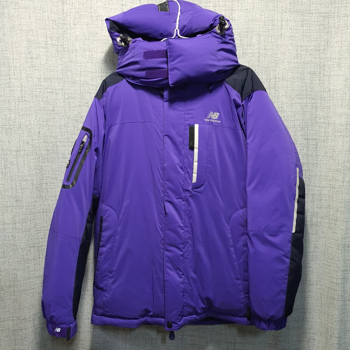 뉴발란스 남성 덕다운 스카치리플렉티브 로고 패딩  상품이미지1