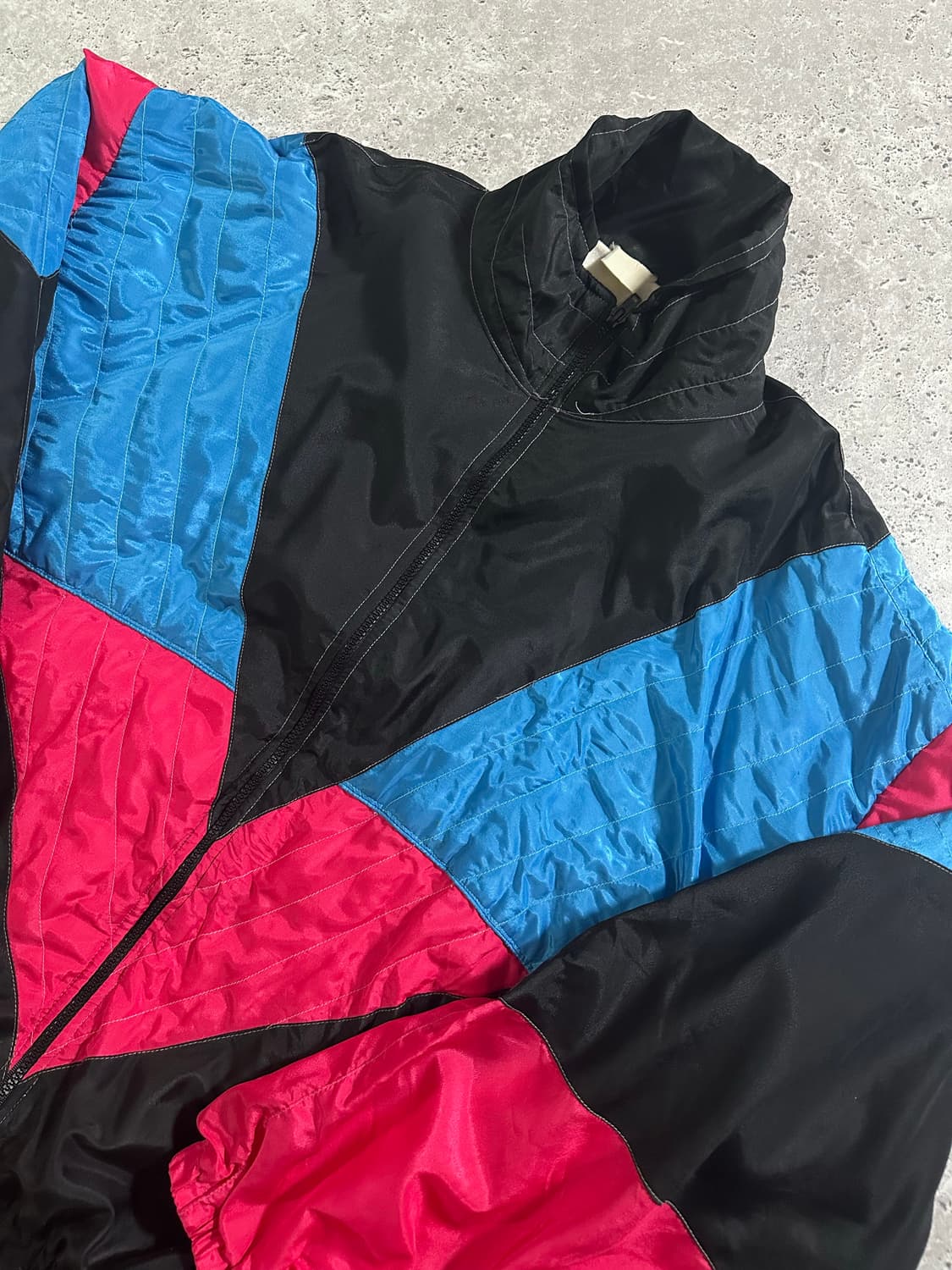 멀티 컬러 블로킹 쉐브론 퀼팅 2WAY 바람막이 상품이미지1