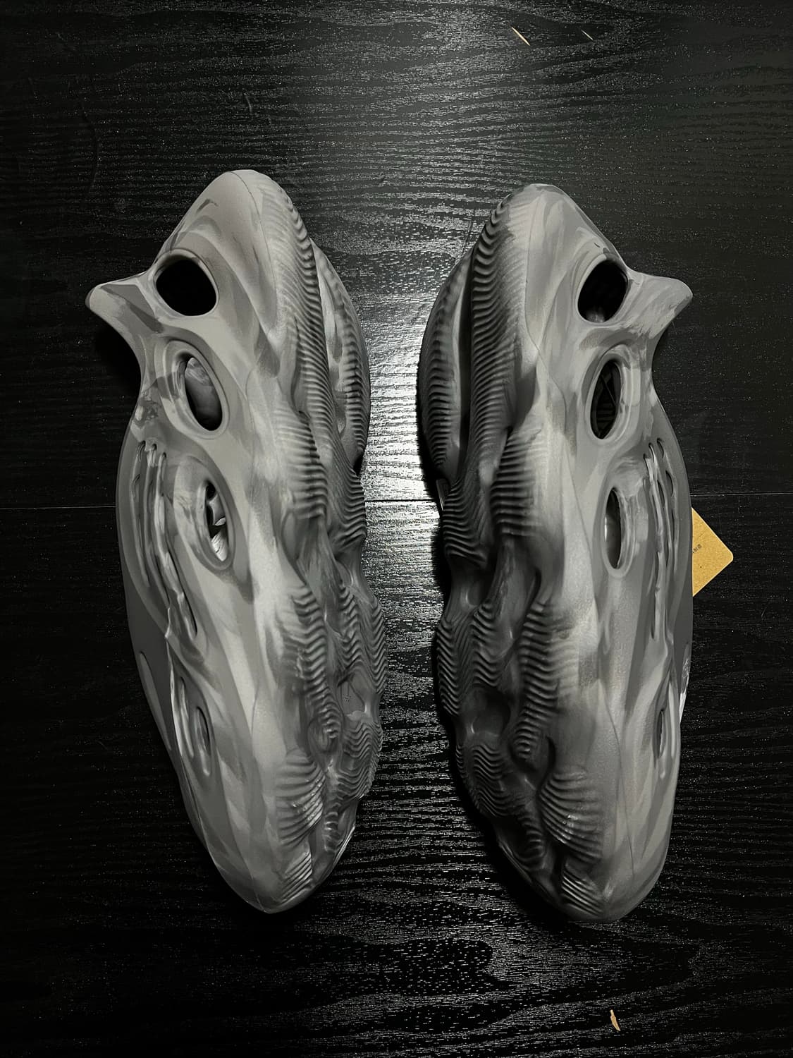 아디다스 이지 폼러너 믹스 그래닛 상품이미지3