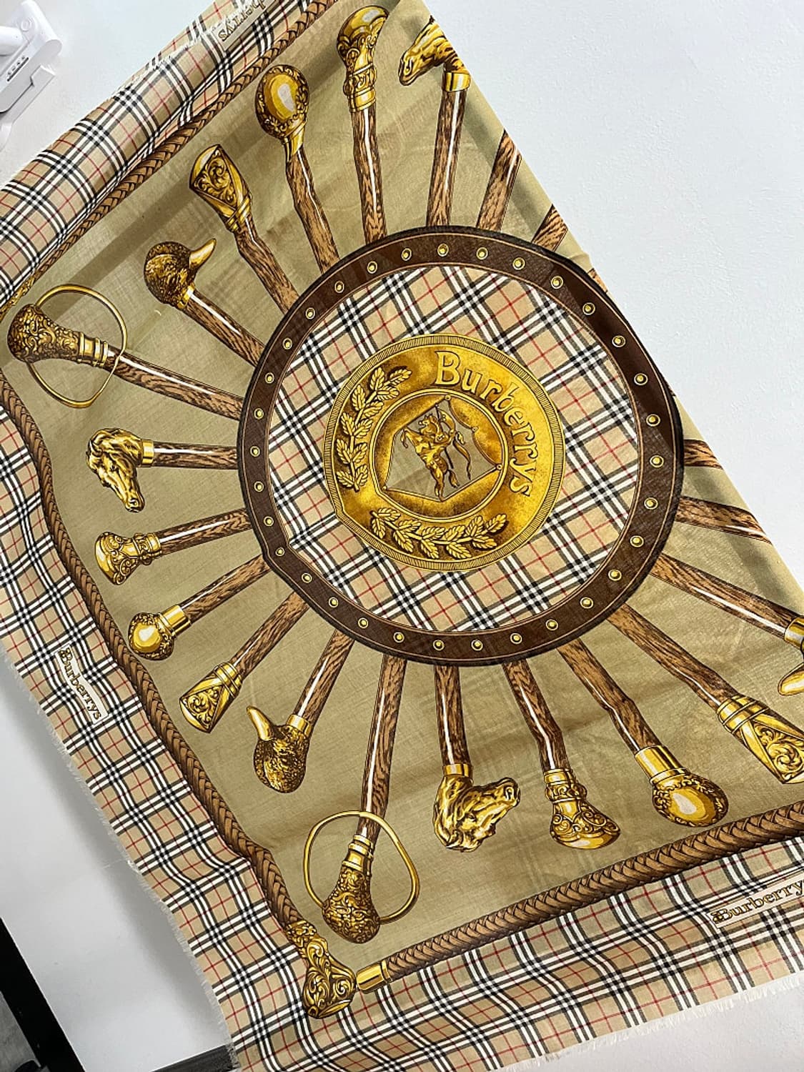 버버리스 실크 스카프  상품이미지4