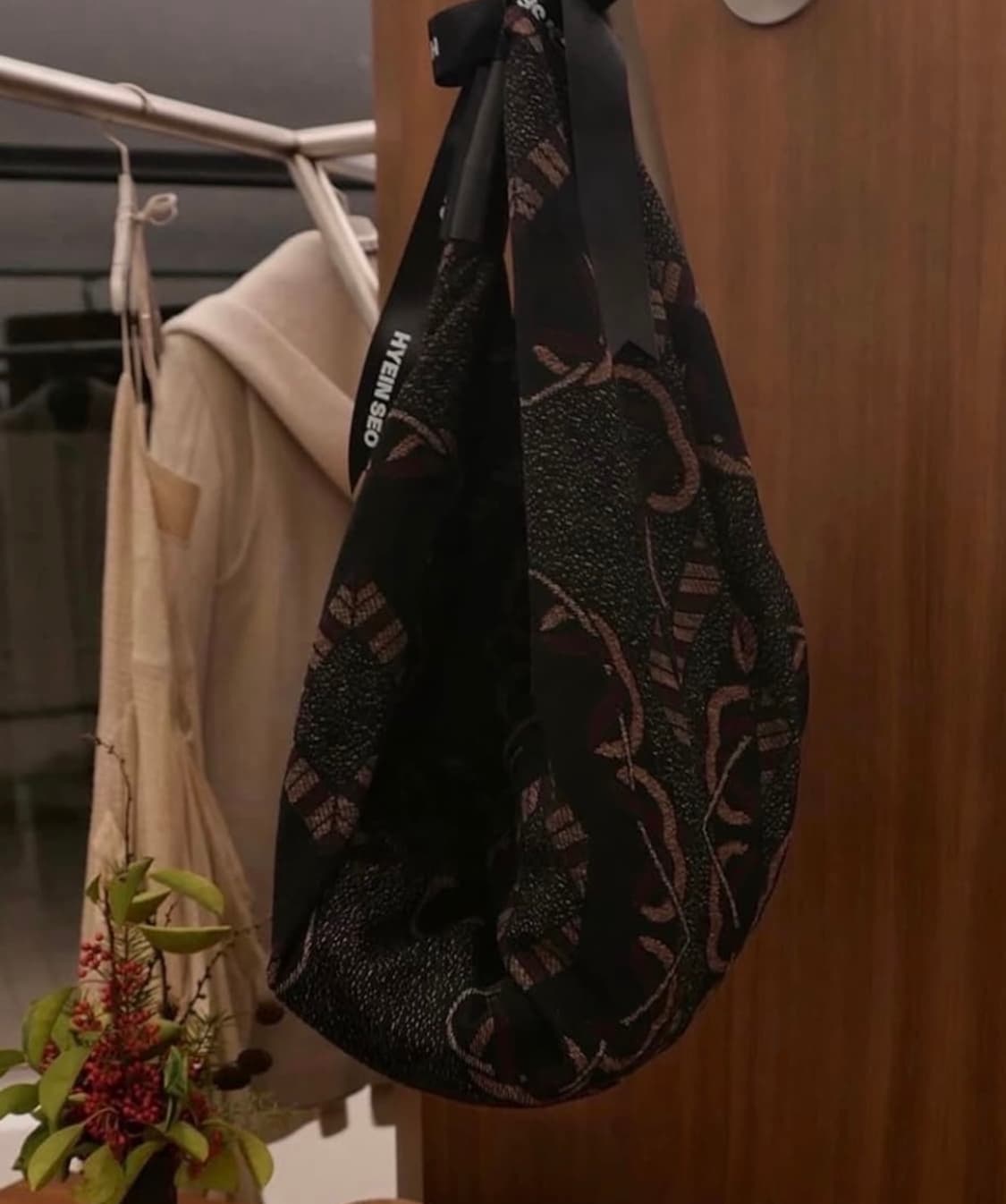 혜인서 트위스트드  숄더백 상품이미지1