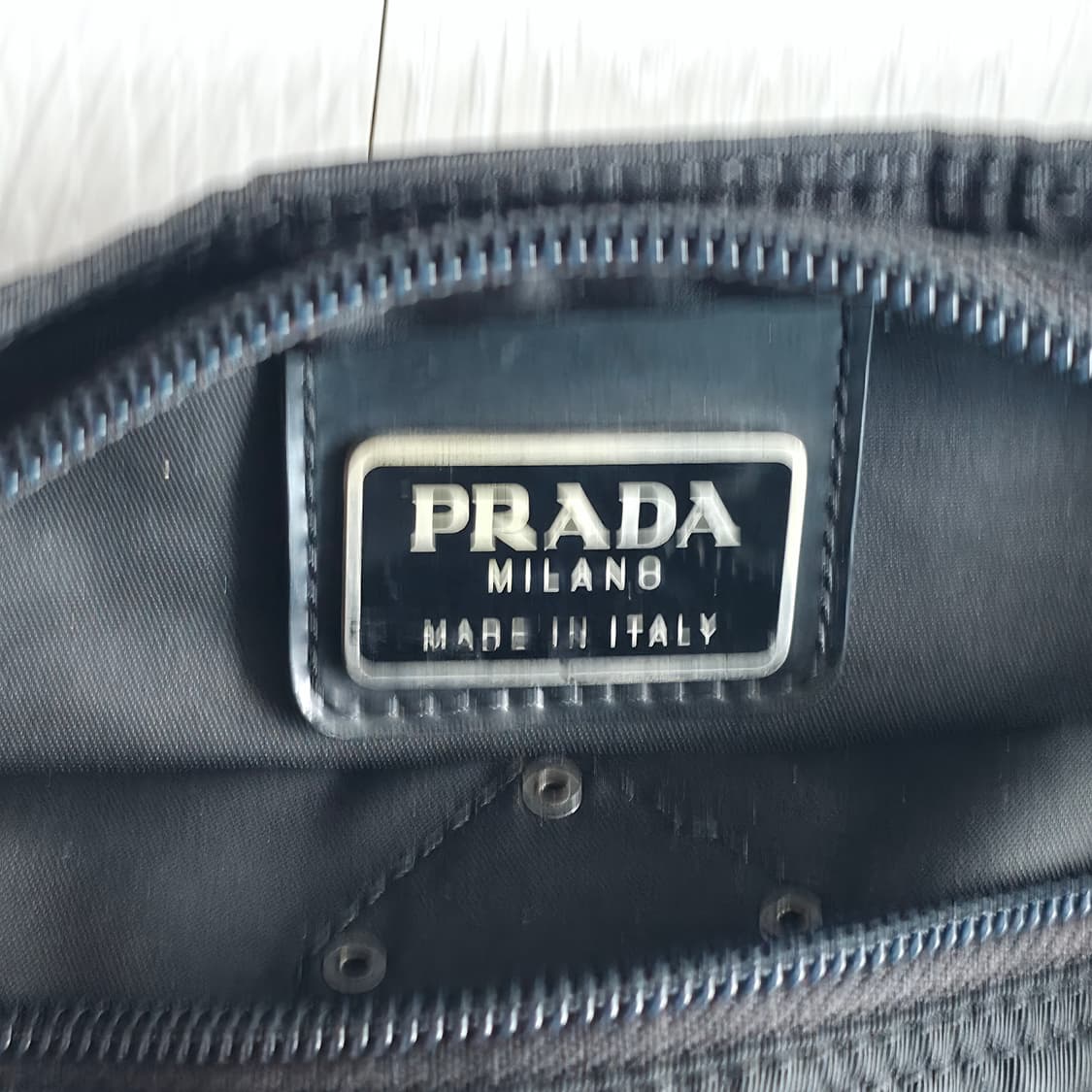 프라다 나일론 테수토 삼각로고 메신저백 남녀공용 상품이미지10
