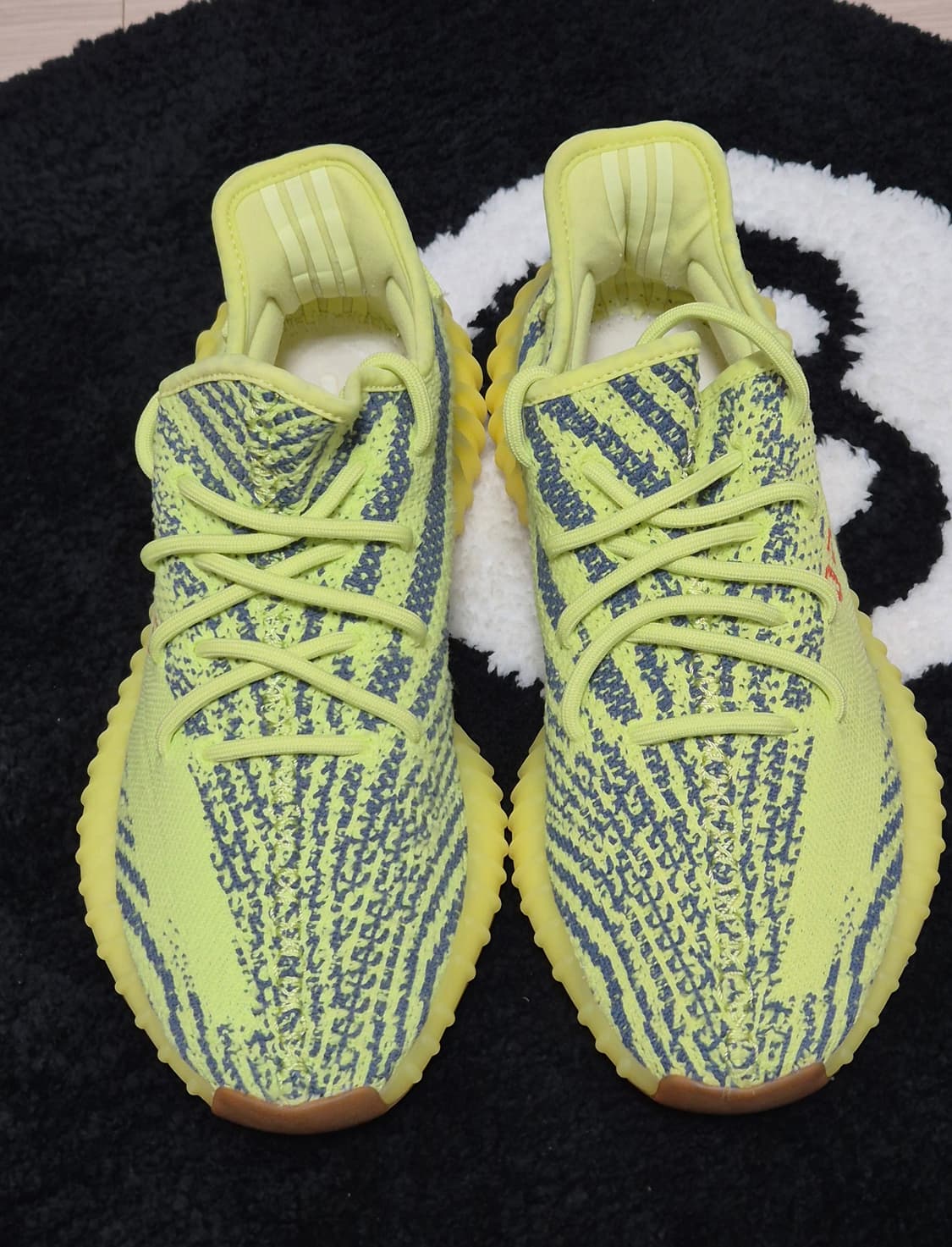 아디다스 이지 부스트 350 V2 프로즌 옐로우 상품이미지1