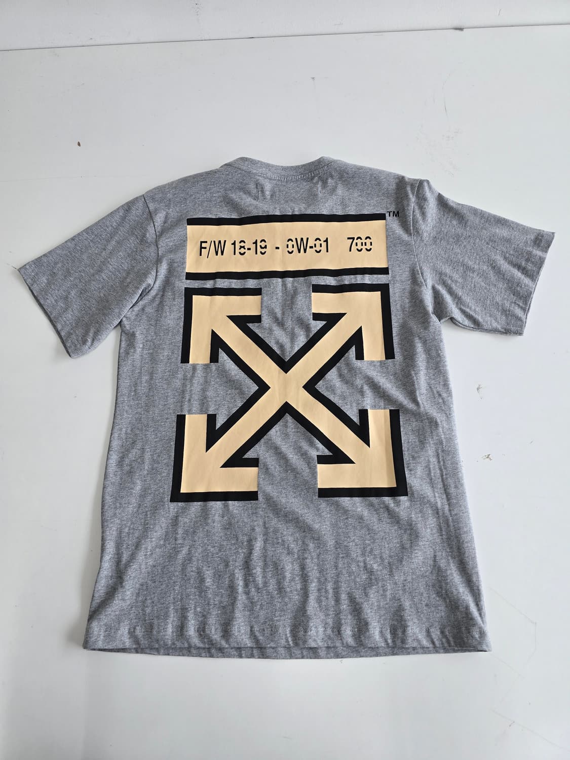 오프화이트 18-19 fw 옐로우 에로우 반팔 티셔츠 그레이 L 상품이미지1