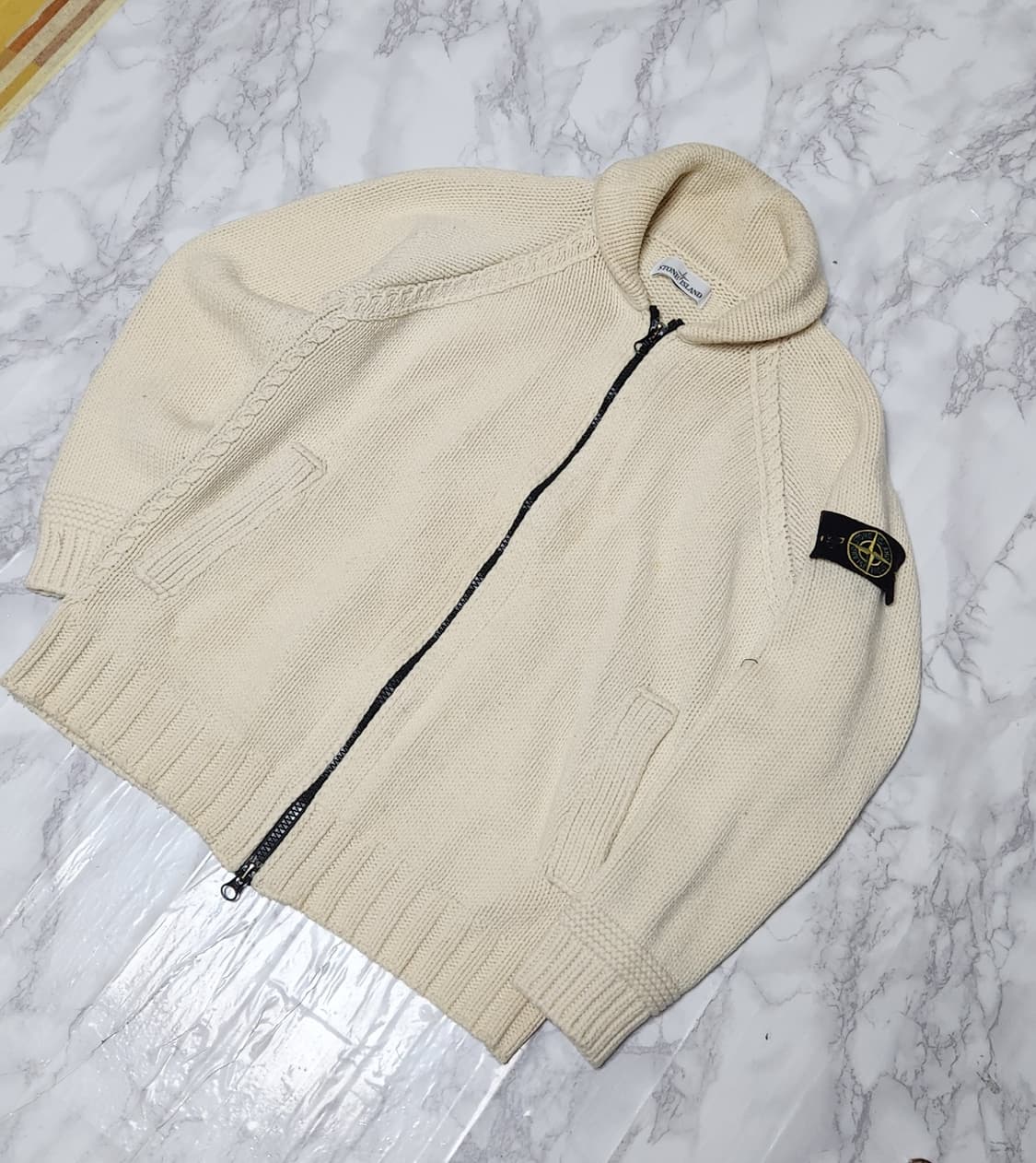 스톤아일랜드 아이보리 꽈배기 니트 집업 자켓 상품이미지4